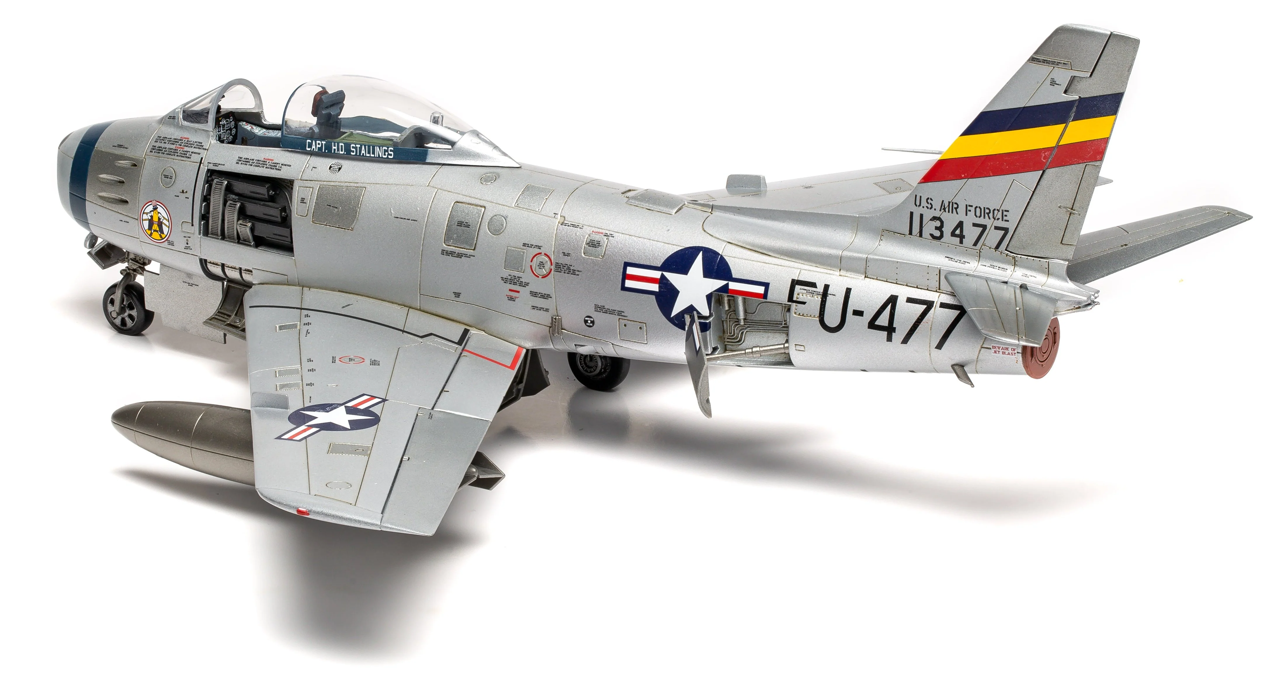 A08111 North American F-86F Sabre - Image 5
