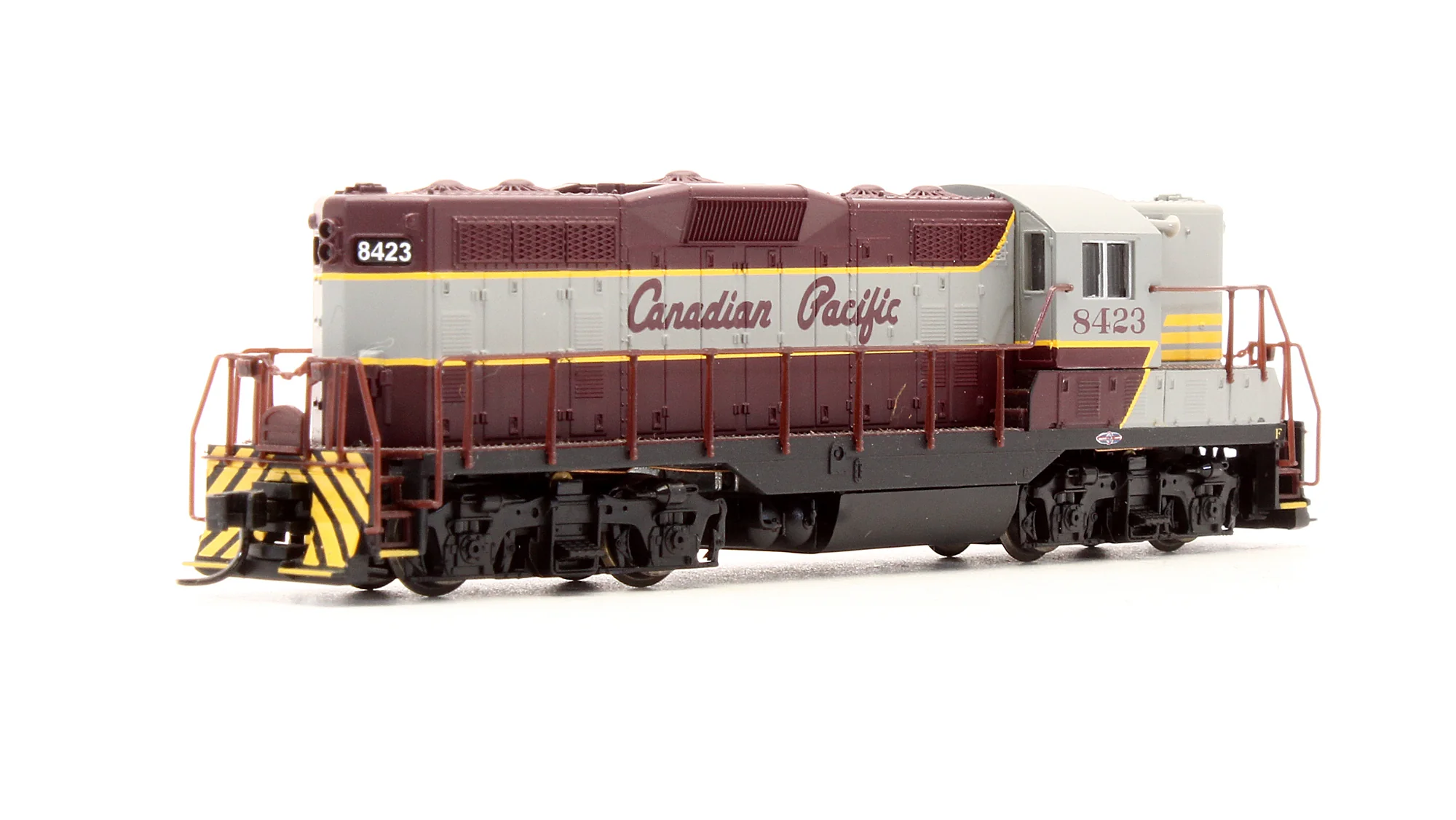 Pre-Owned 11002 GP7 Ph.1 Diesel Locomotive Canadian Pacific - Road #8423 - Image 2