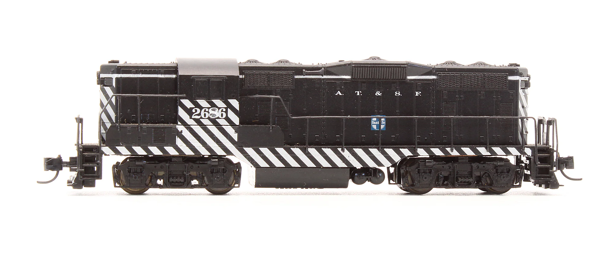 Pre-Owned 48031 GP7 Diesel Locomotive Santa Fe - Road #2686 - Renumbered - Image 4