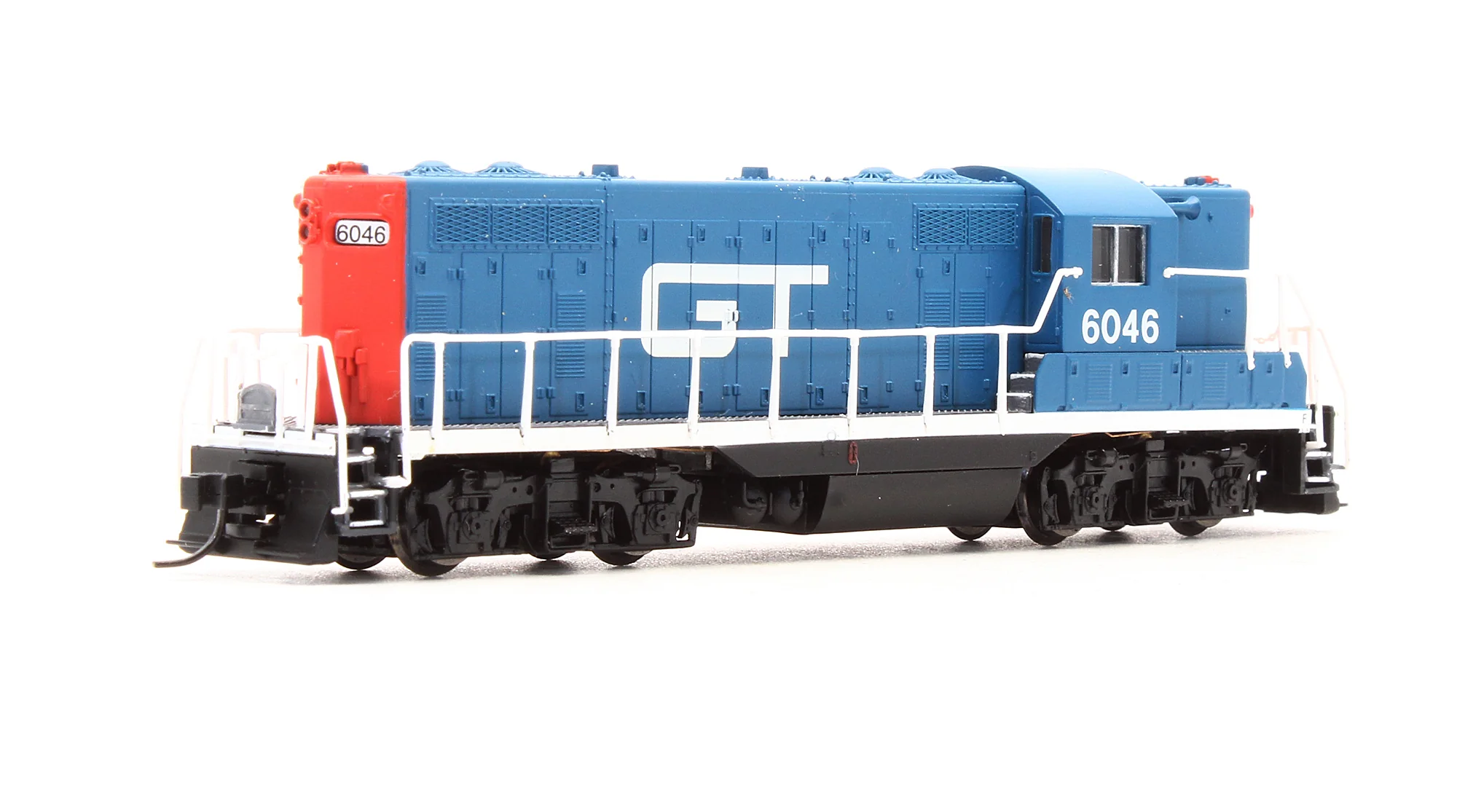 Pre-Owned 48076 GP7 Ph.1 Diesel Locomotive Grand Trunk - Road #6046 - Image 2