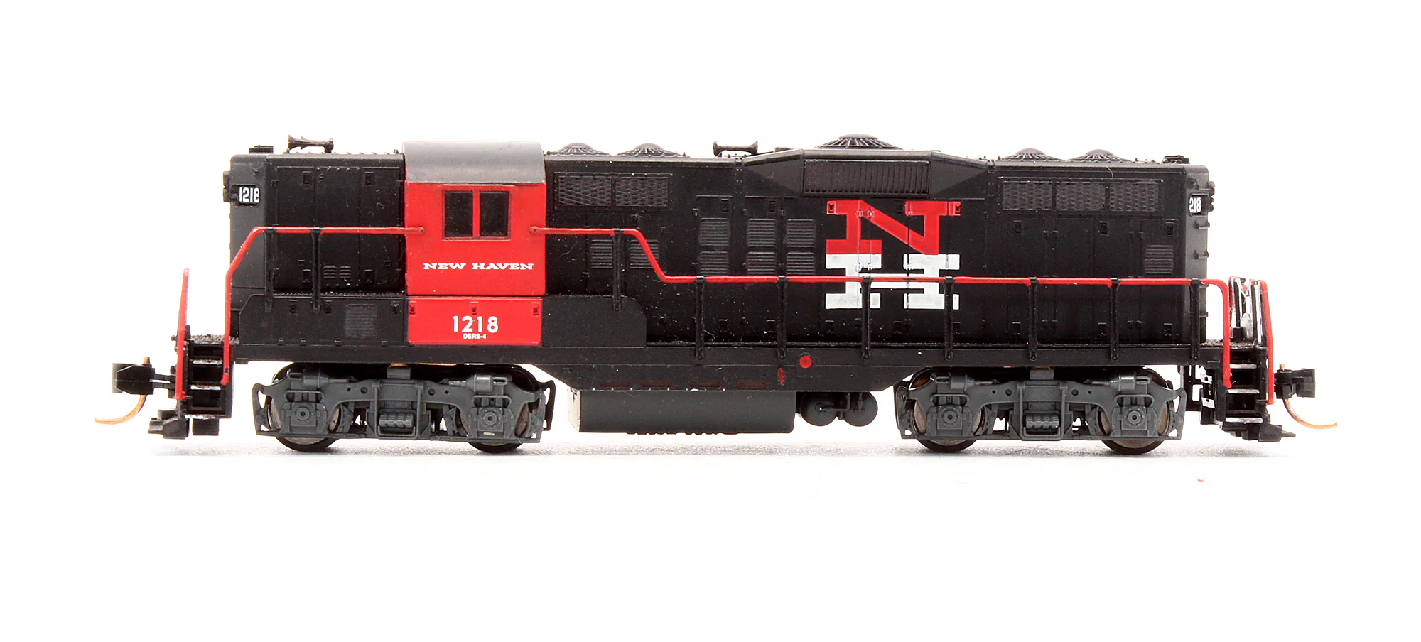 Pre-Owned 48323 GP9 Ph.2 Diesel Locomotive New Haven - Road #1218 - Image 4