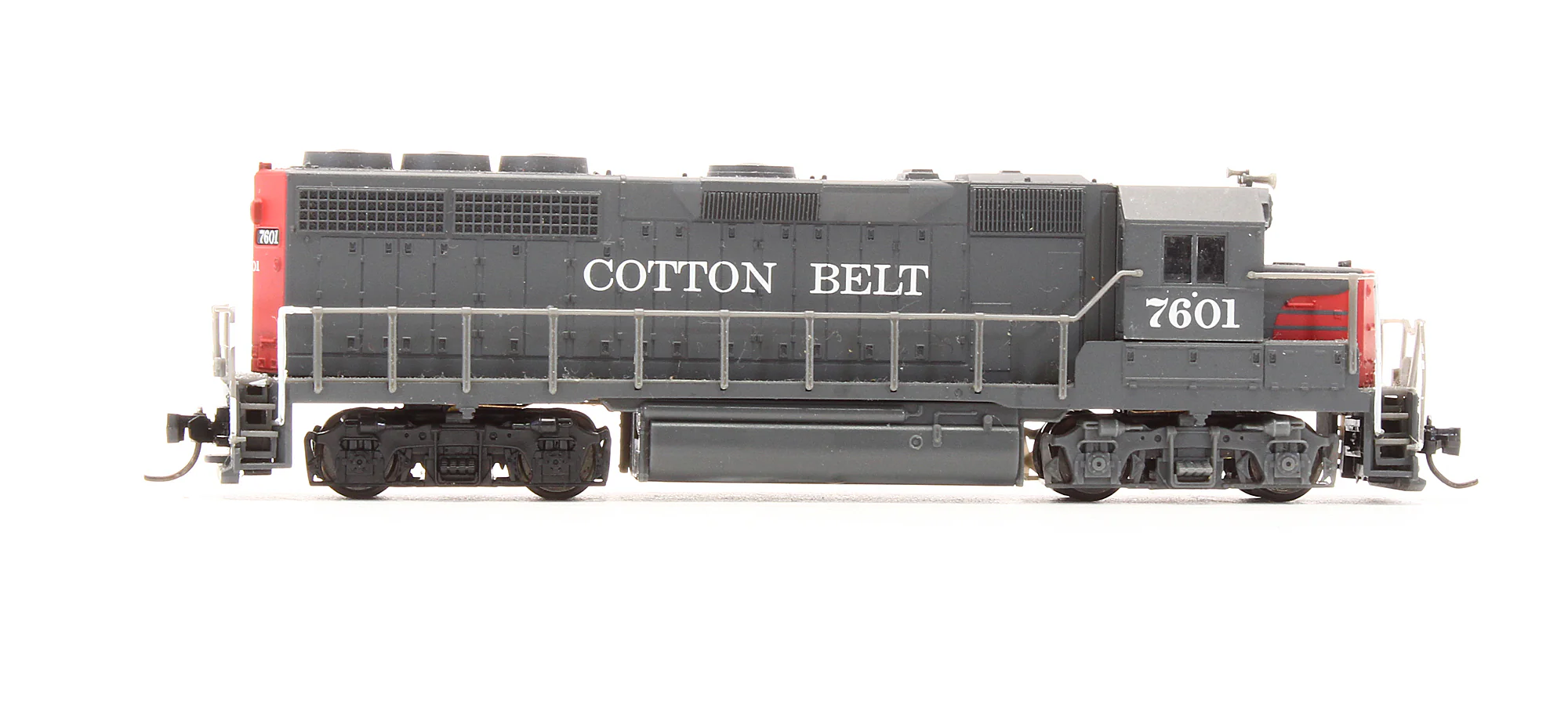 Pre-Owned 48514 GP40 Diesel Locomotive Cotton Belt - Road #7601 - Image 3