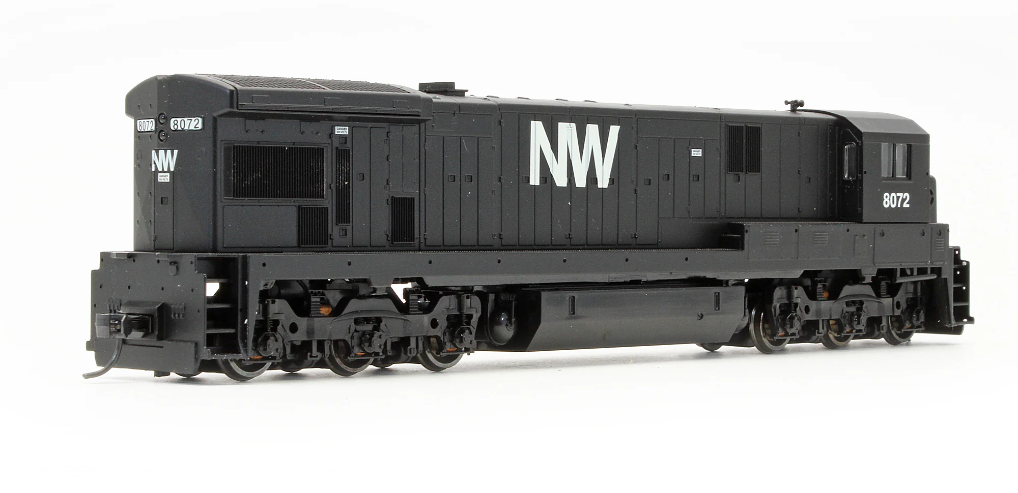 Pre-Owned C30-7 Diesel Locomotive N & W Black - Road #8072 - Image 2