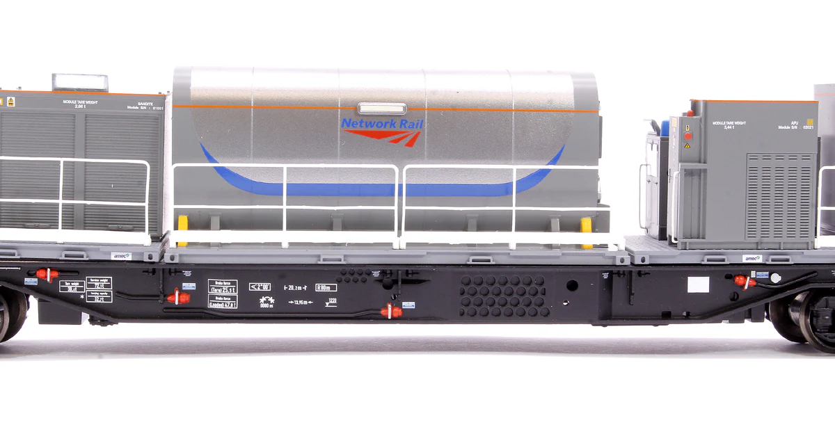 Windhoff MPV 2-Car Set Network Rail Yellow Nos. DR98923 and DR989 - DCC Sound - Image 12