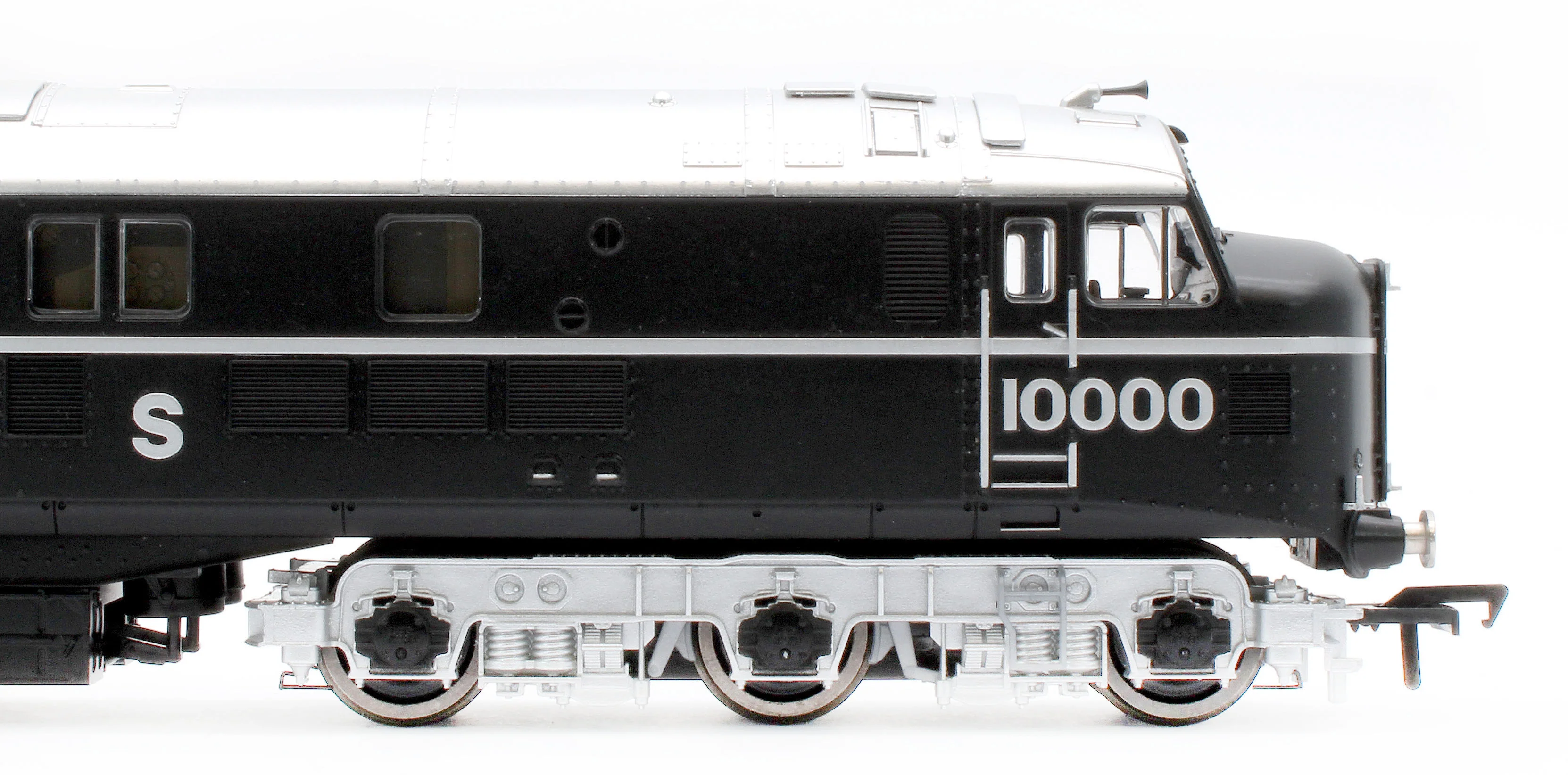 LMS 10000 Black & Chrome With LMS Lettering Diesel Locomotive - DCC Sound - Image 11