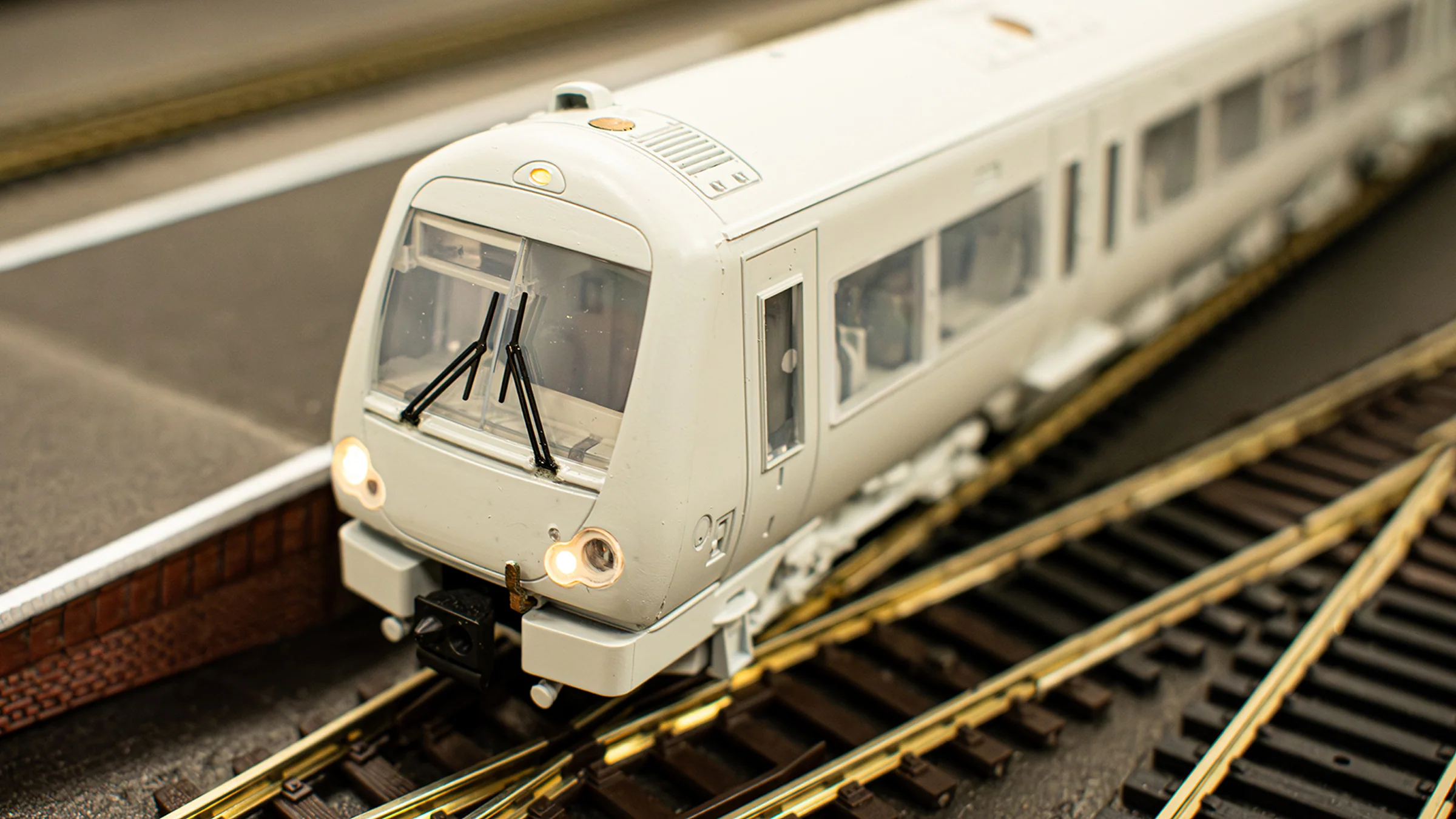 35-626SF Class 170/4 3-Car DMU 170420 East Midland Railways (EMR Regional) - DCC Sound - Image 25