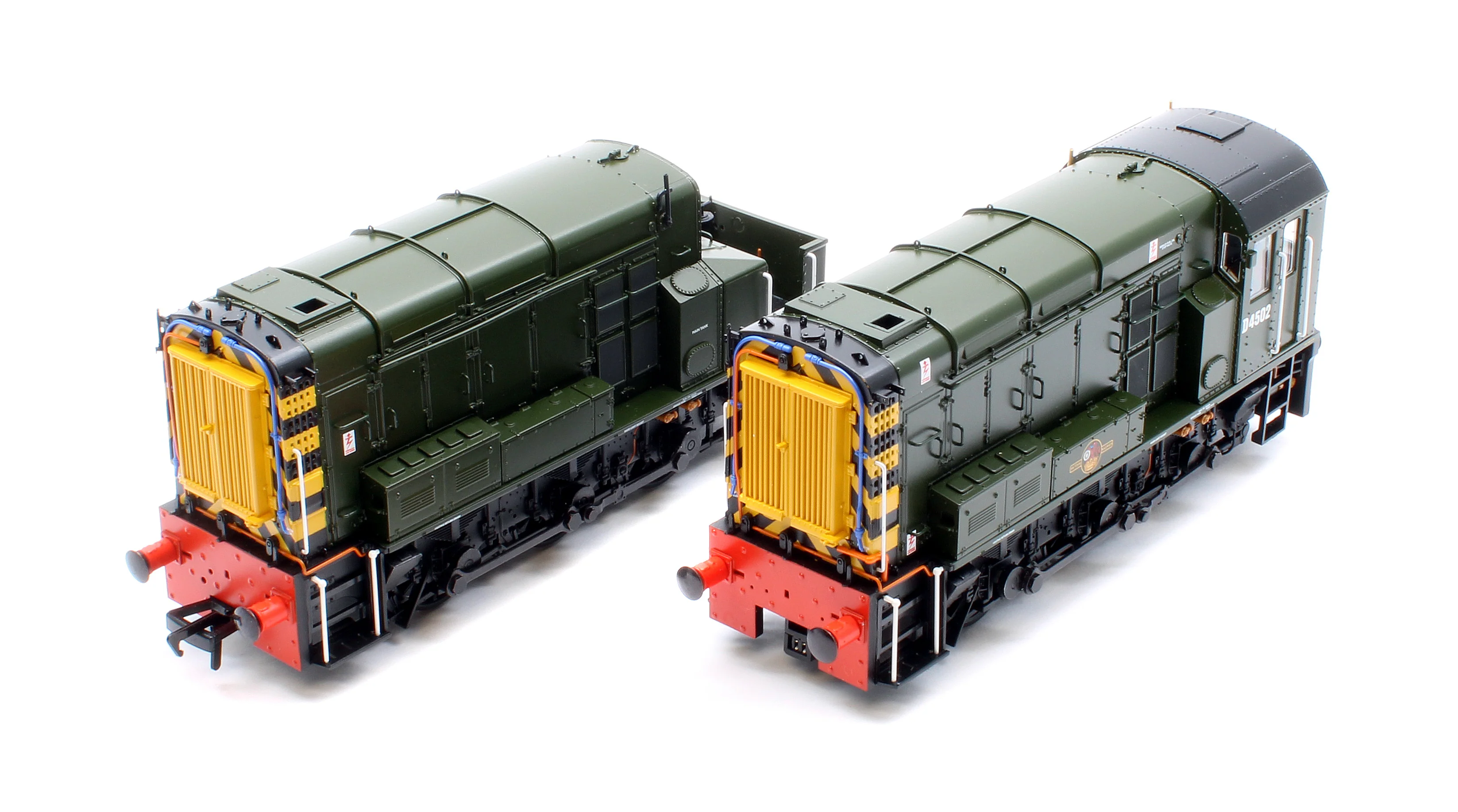 Class 13 D4502 BR Green (Wasp Stripes) Diesel Locomotive - Image 8