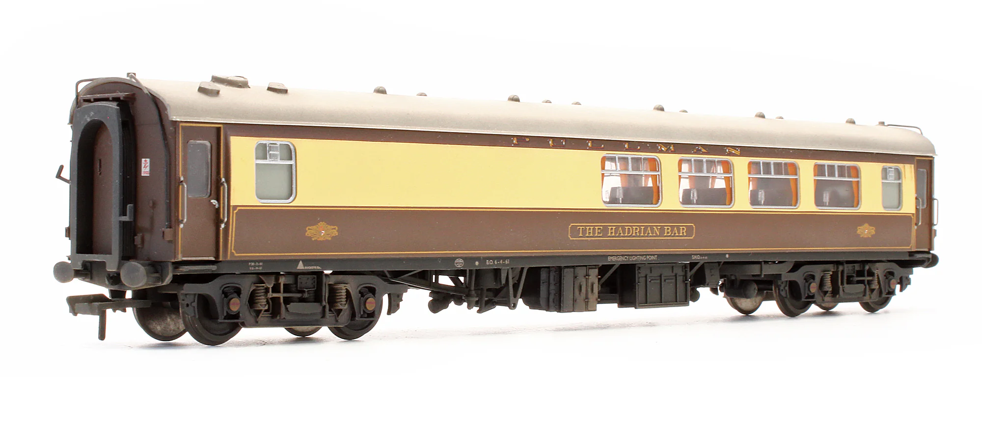 Pre-Owned BR MK1 BSP Pullman Bar Second 'The Hadrian Bar' - With Lighting - Custom Weathered - Image 2