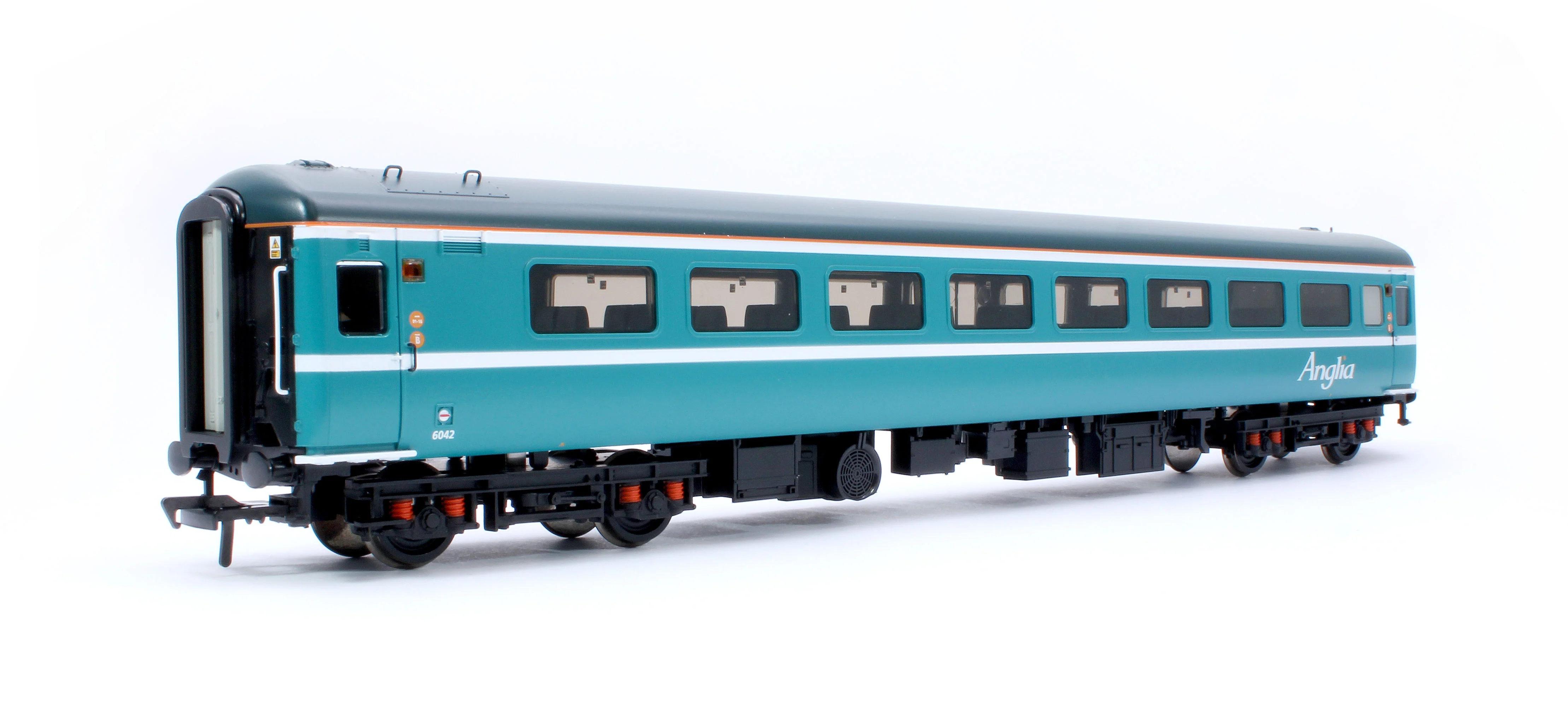 BR Mk2F TSO Tourist Second Open Anglia No.5921 - Image 3