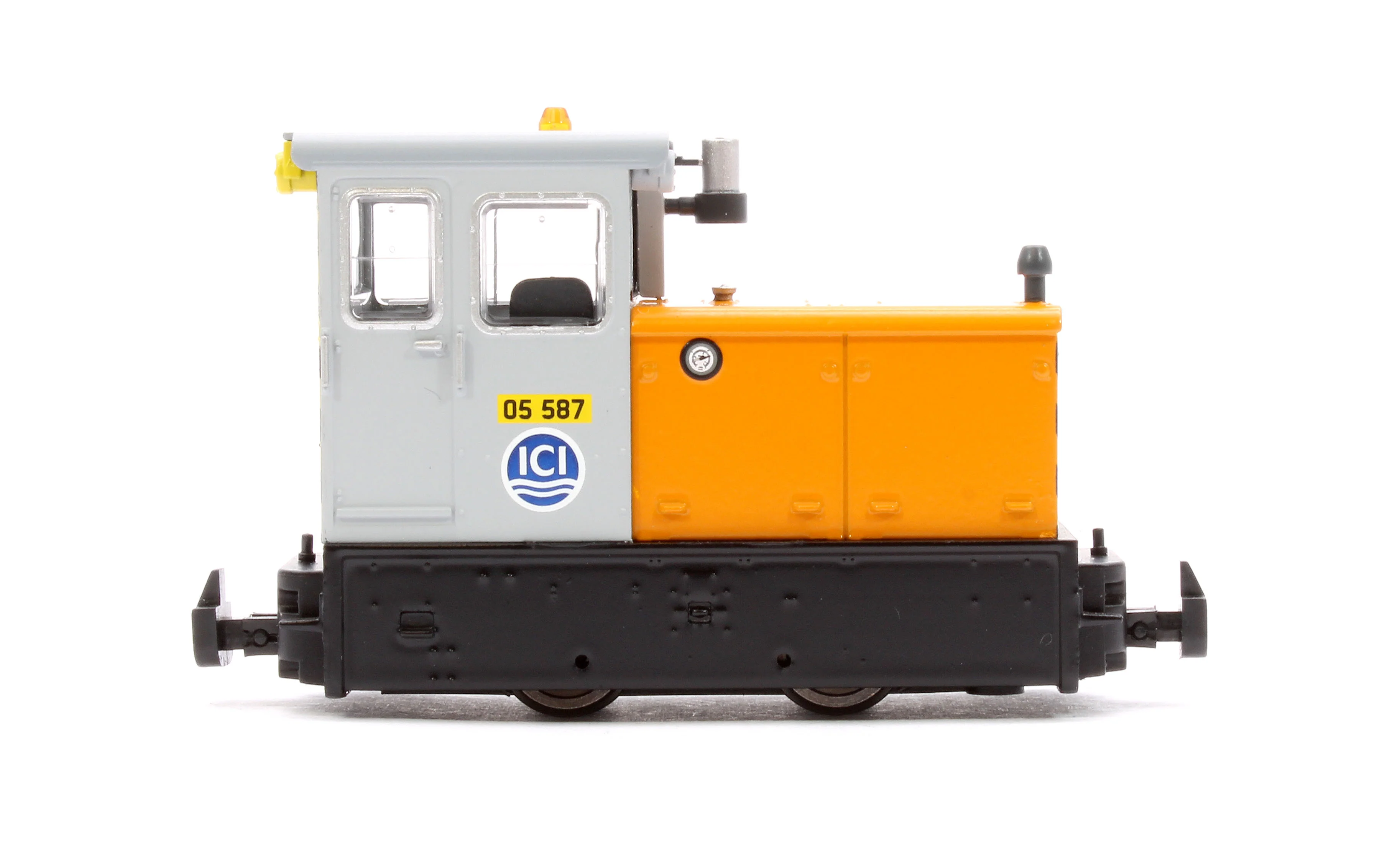 392-028 Baguley-Drewry 70hp Diesel 05 587 ICI Orange & Grey Diesel Locomotive - Image 6