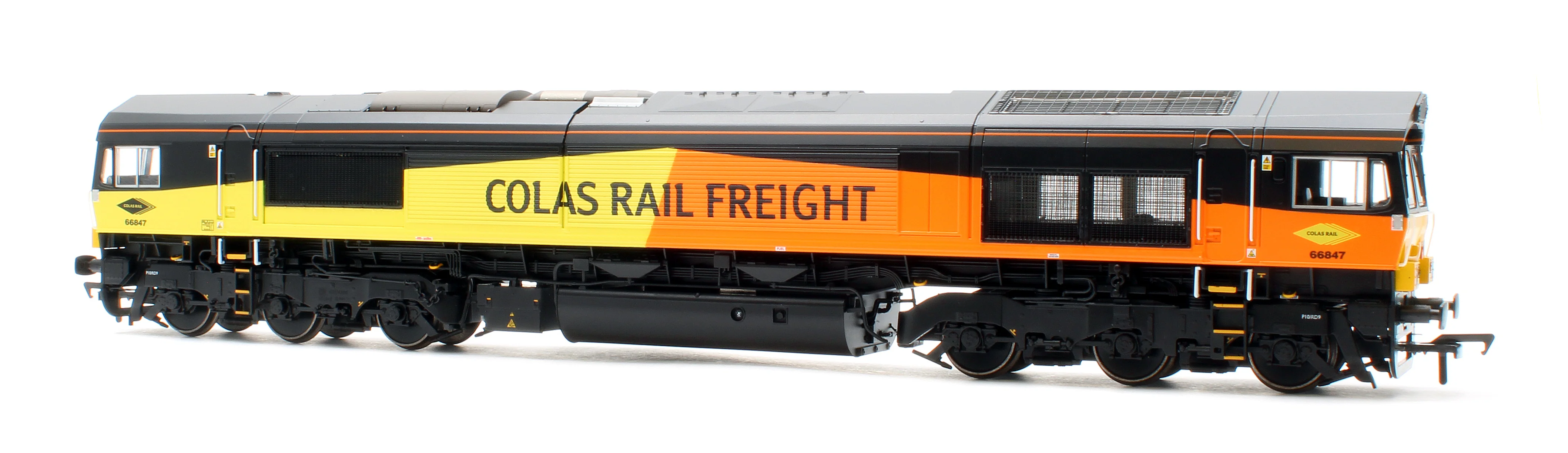 Class 66/8 66847 'Terry Baker' Colas Rail Freight Diesel Locomotive - Deluxe DCC Sound - Image 4