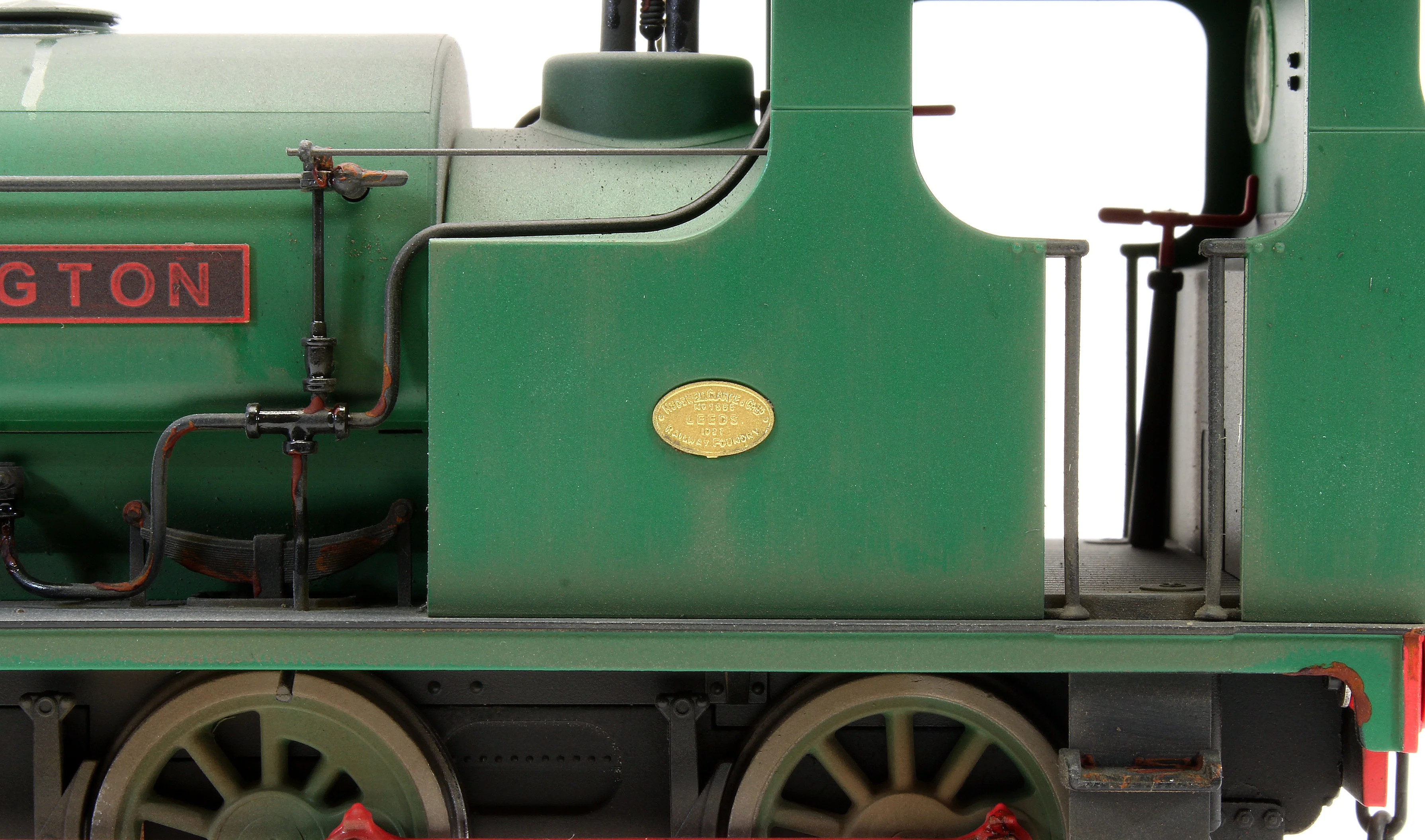 Bespoke Weathered Hudswell Clarke 'Wissington' 0-6-0 Tank Green Steam Locomotive - Heavy Finish, Nameplate Added, Works Plate Added - Image 5