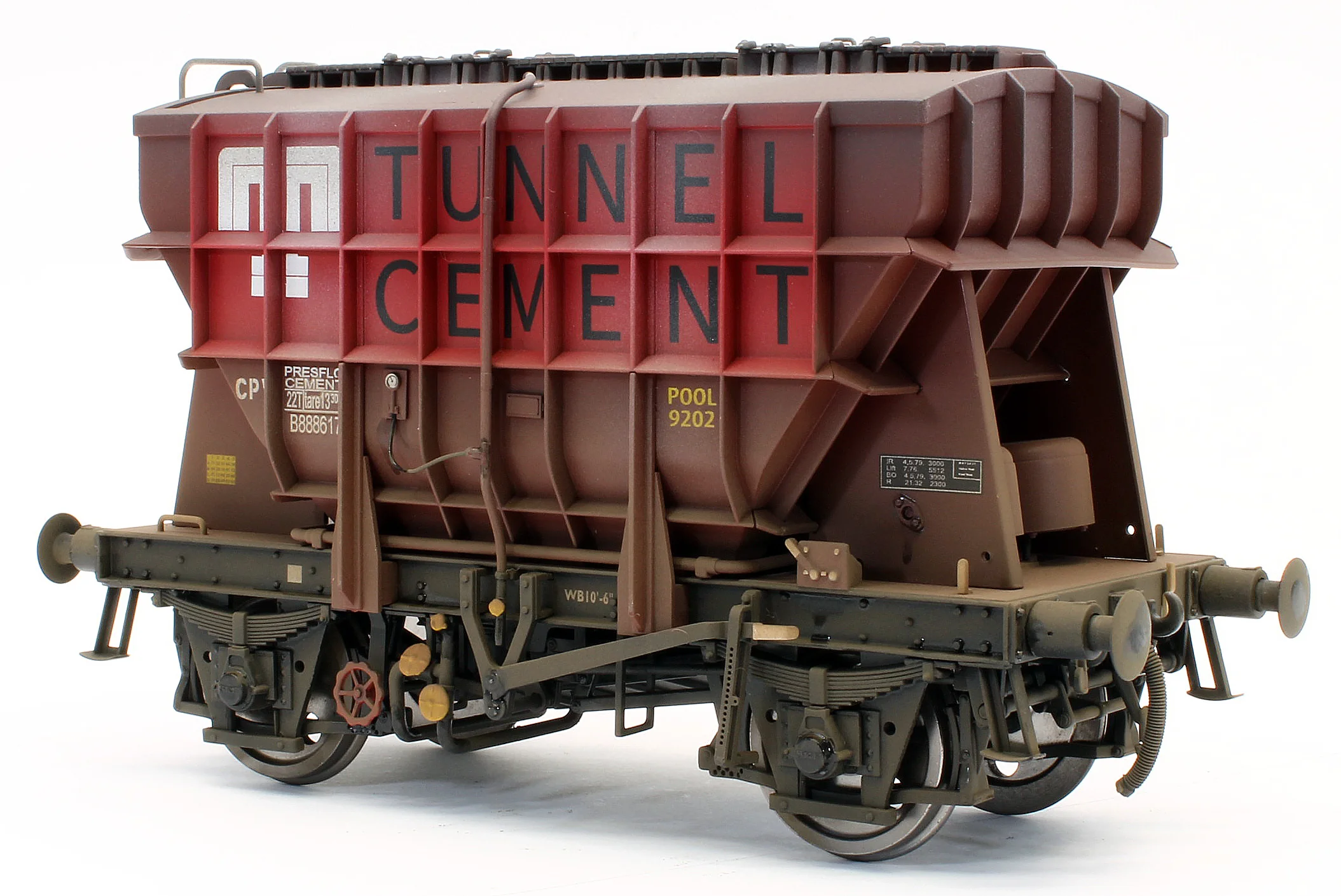 Bespoke Weathered Presflo Wagon 'Tunnel Cement' Bauxite B888617 - Medium Finish, Renumbered - Image 4