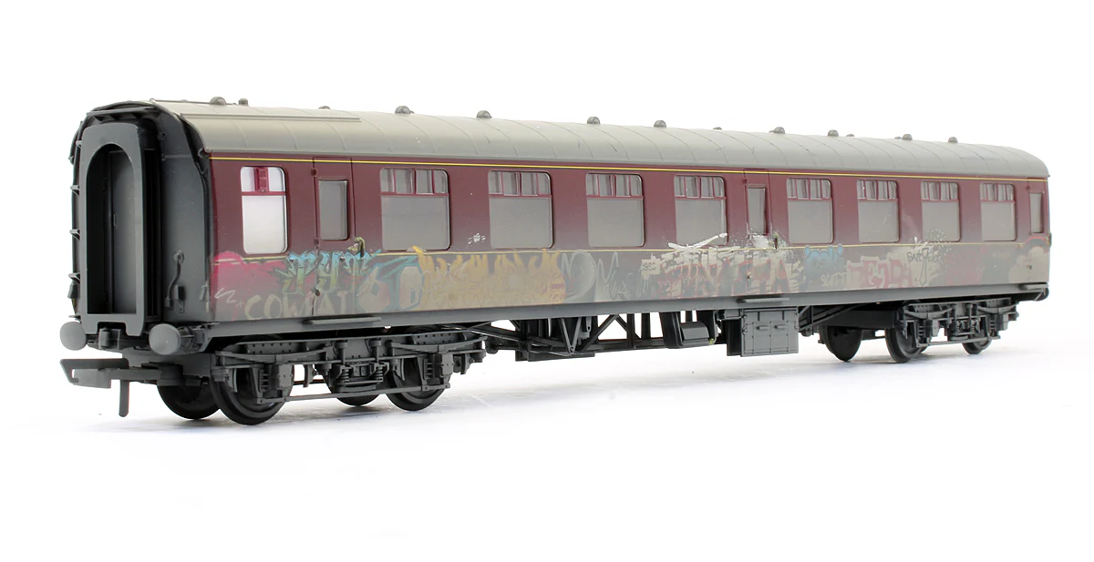 BR Maroon MK1 Graffiti Coach 'M24450' (Heavily Weathered) - Image 2
