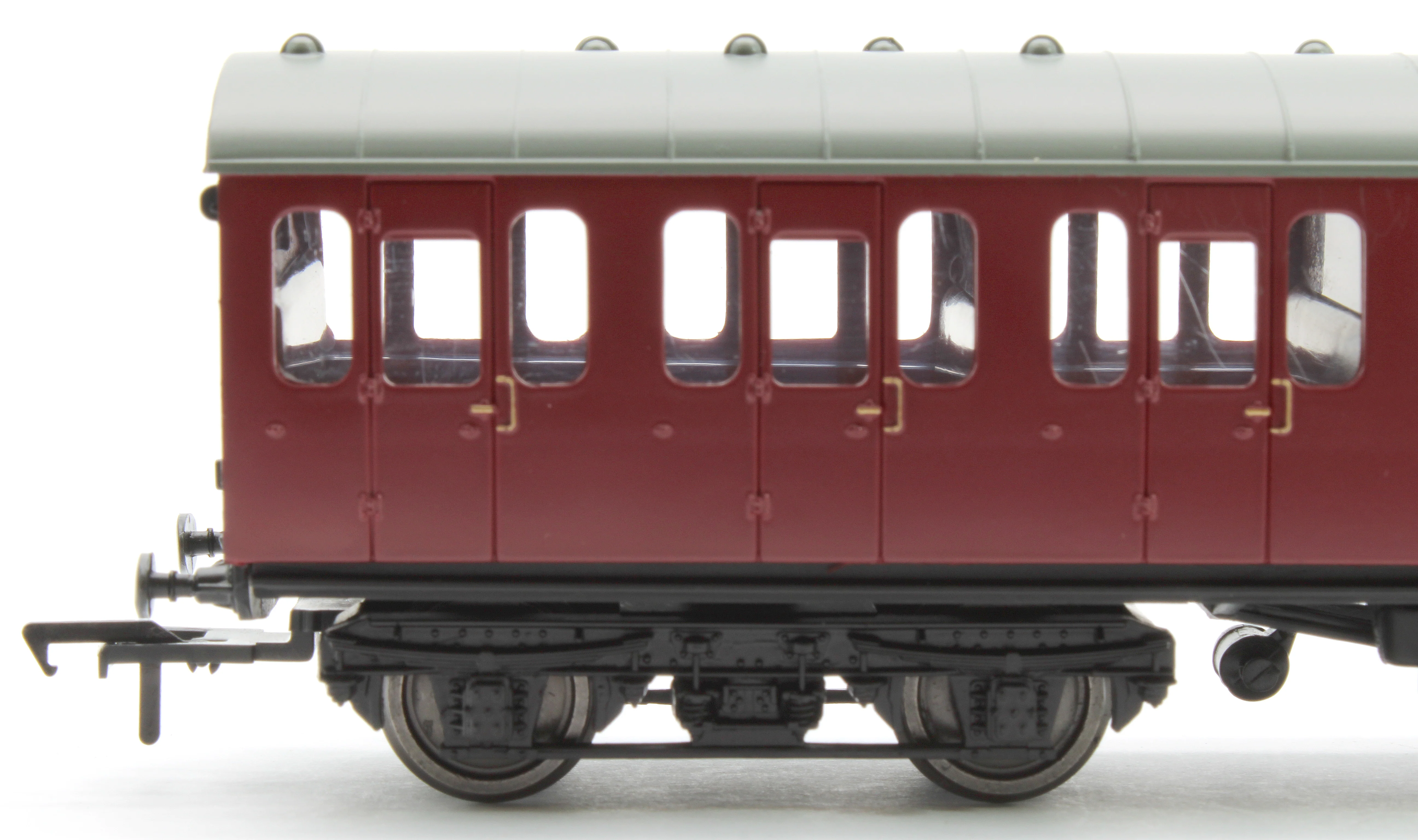 BR Mk1 57ft 'Suburban' S Second BR Crimson M46095 - Image 4
