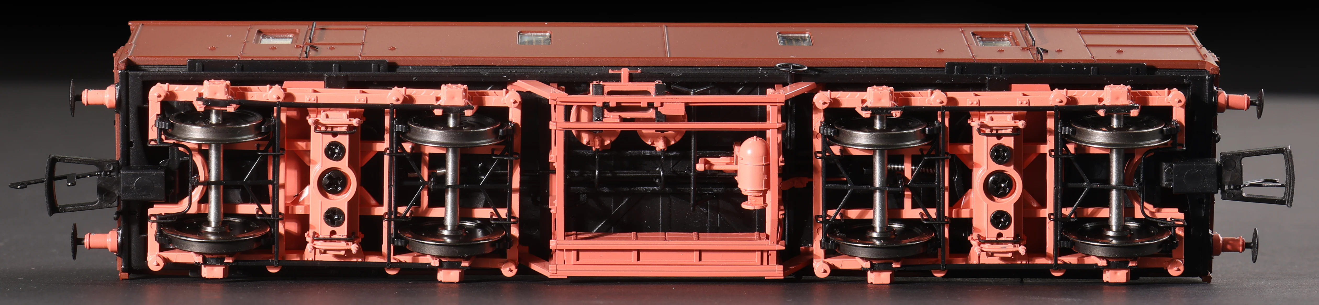 C2021 LMS 42ft GUV Parcels Van BR Crimson M37719 - Image 11