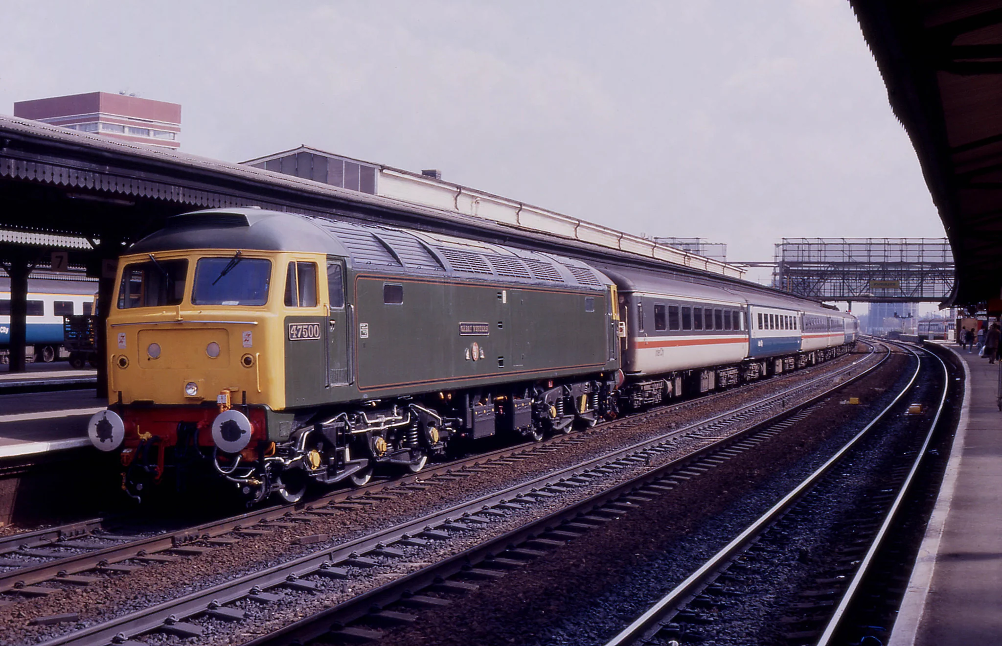 Highly Detailed Premium Weathered Class 47 GWR Green 'Great Western' No.47500 Diesel Locomotive - DCC Sound - Image 2