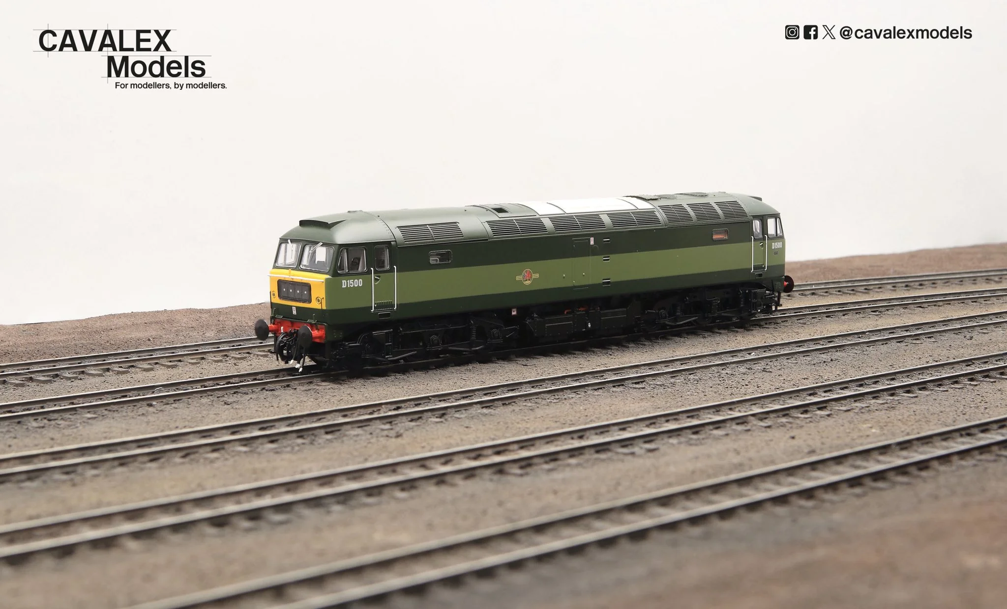 Highly Detailed Premium Weathered Class 47 BR Two Tone Green No.D1500 Diesel Locomotive - DCC Sound - Image 2