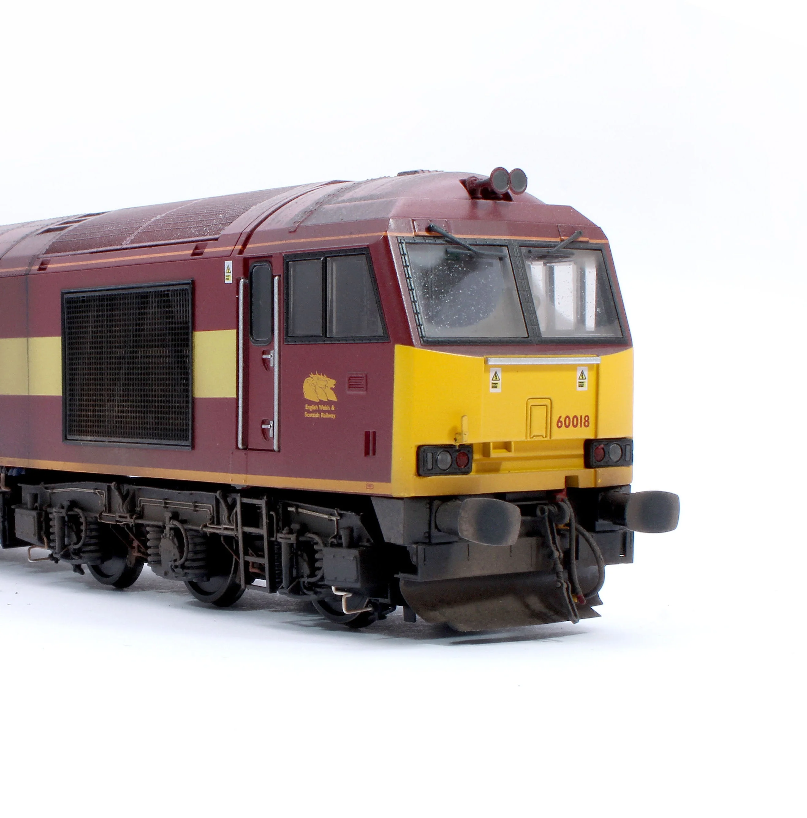 Pre-Owned Highly Detailed Premium Weathered Class 60 018 EWS Diesel Electric Locomotive - Image 10