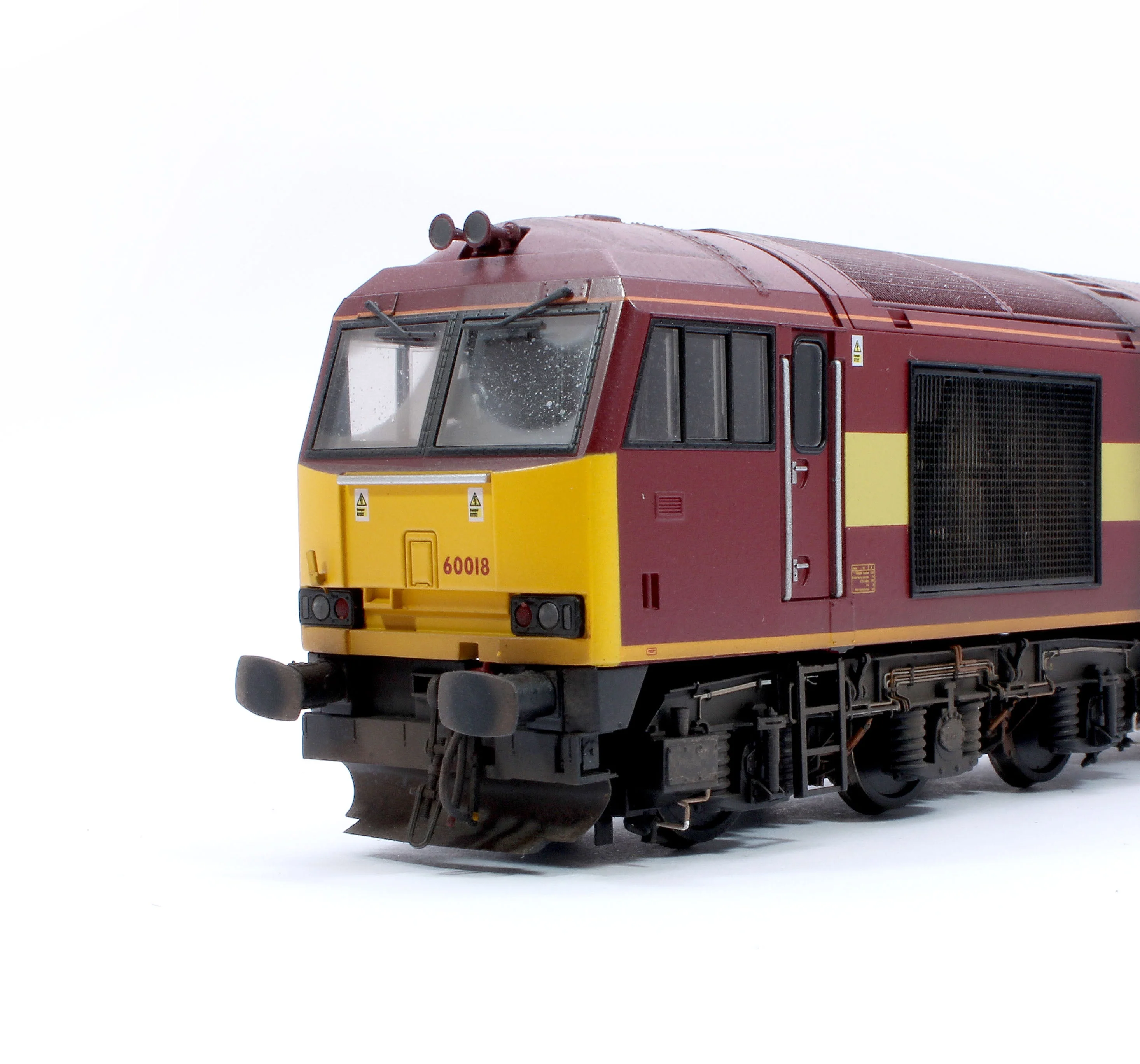 Pre-Owned Highly Detailed Premium Weathered Class 60 018 EWS Diesel Electric Locomotive - Image 9