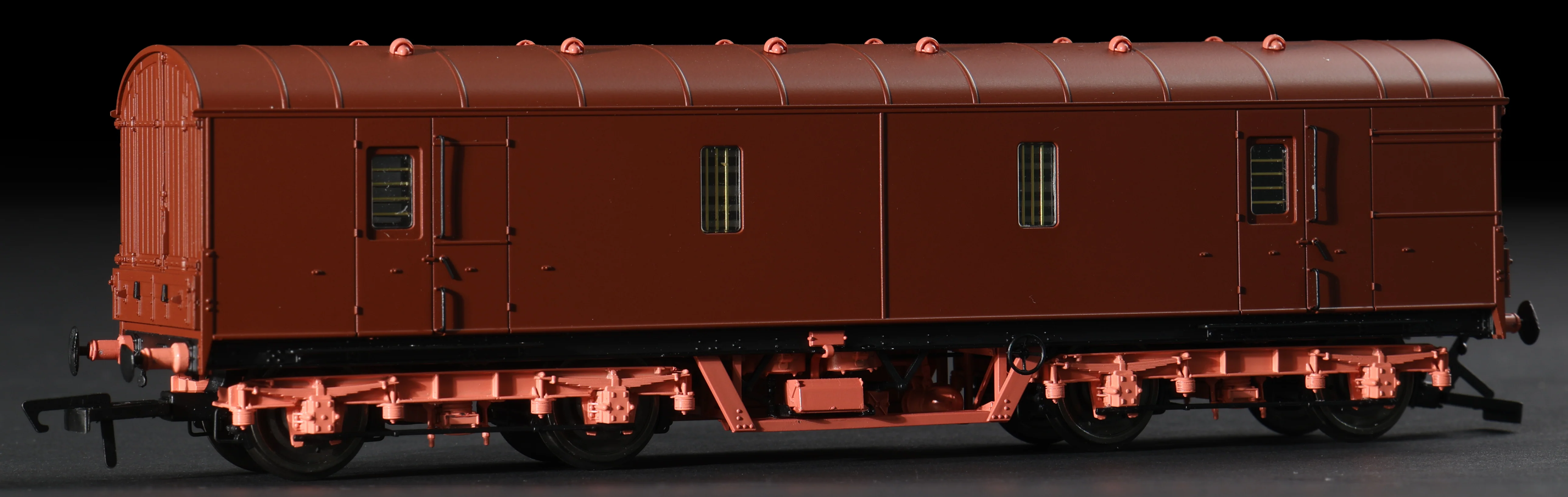 C2020 LMS 42ft GUV Parcels Van LMS Lined Crimson 37714 - Image 9