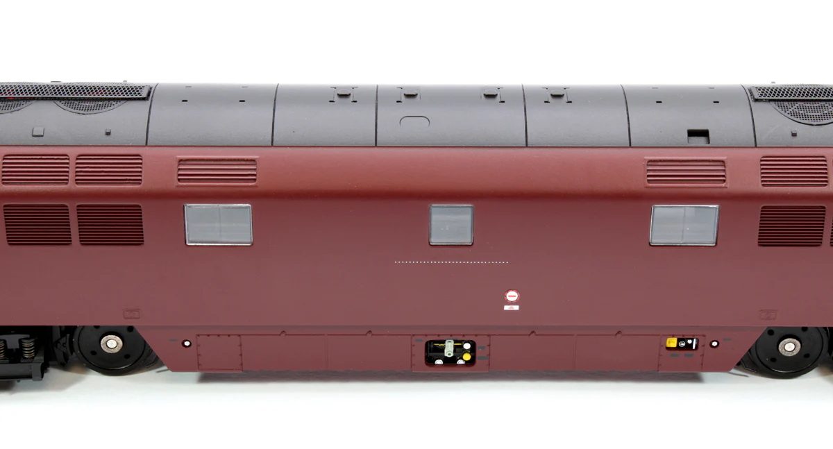 4D-003-021S Class 52 Western Invader BR Maroon Small Yellow Panels D1009 Diesel Locomotive - DCC Sound - Image 10