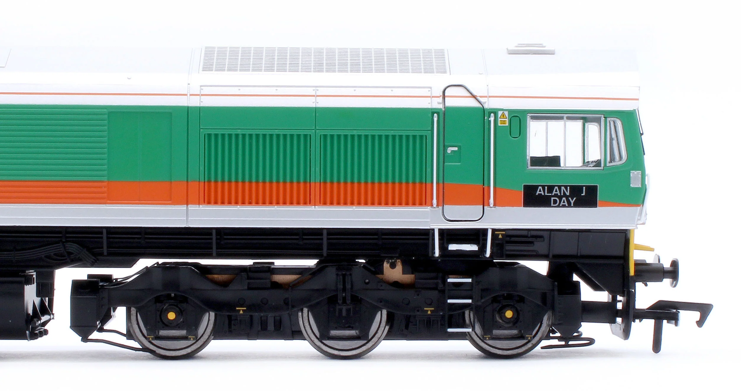 4D-005-007SSM Class 59 59002 MRL Green/Orange Alan J Day Diesel Locomotive - DCC Sound & Smoke Fitted - Image 8