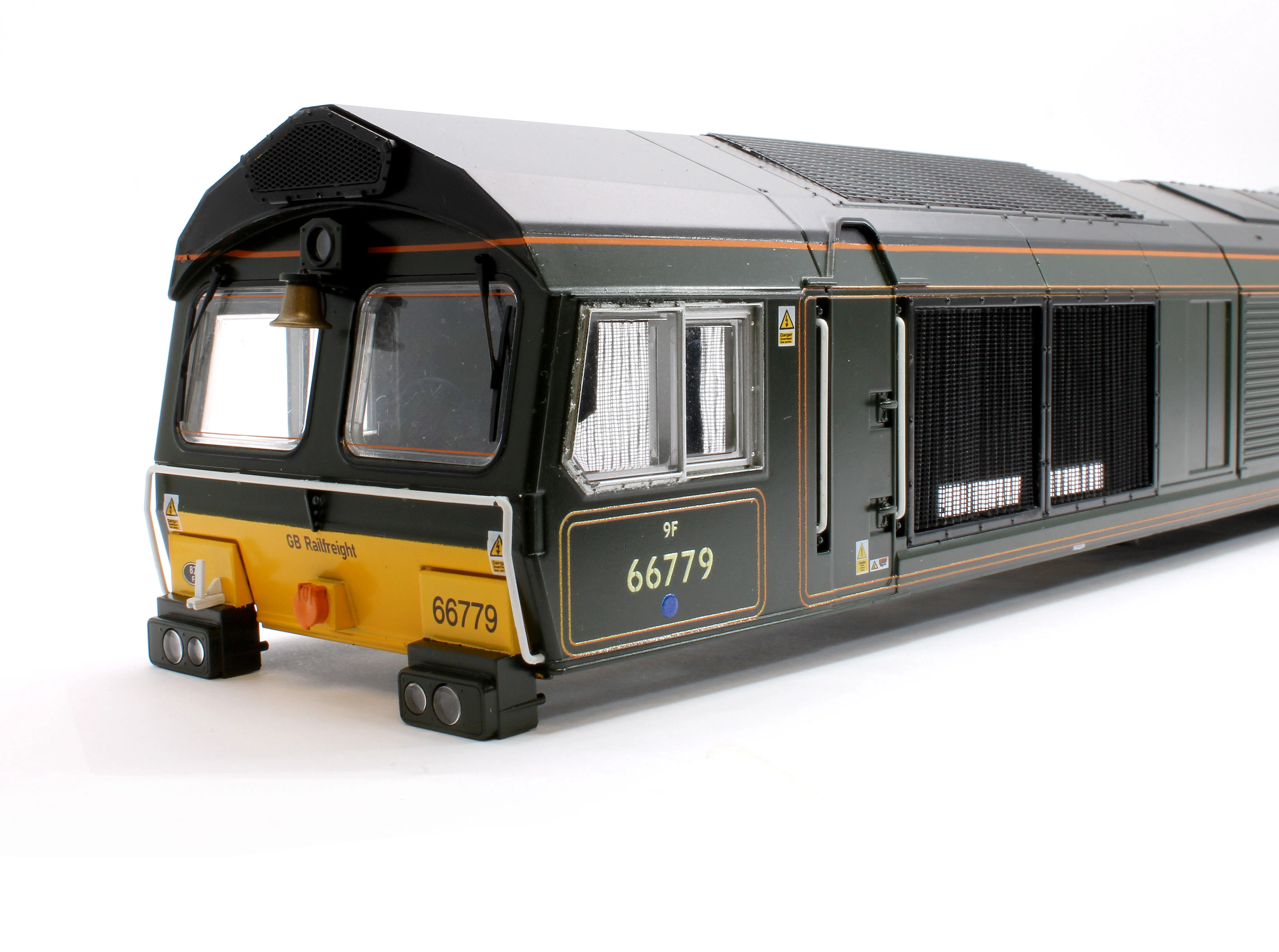7D-066-007 Class 66 779 'Evening Star' GBRF BR Green livery Diesel Locomotive - Image 8