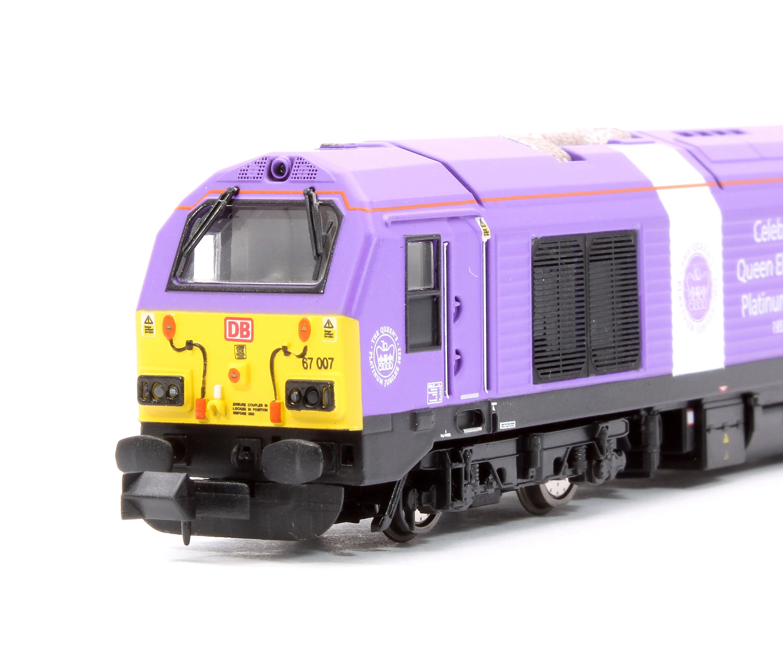 2D-010-016 Class 67 DB Cargo 'Celebrating Queen Elizabeth II Platinum Jubilee' 67007 Diesel Locomotive - Image 8