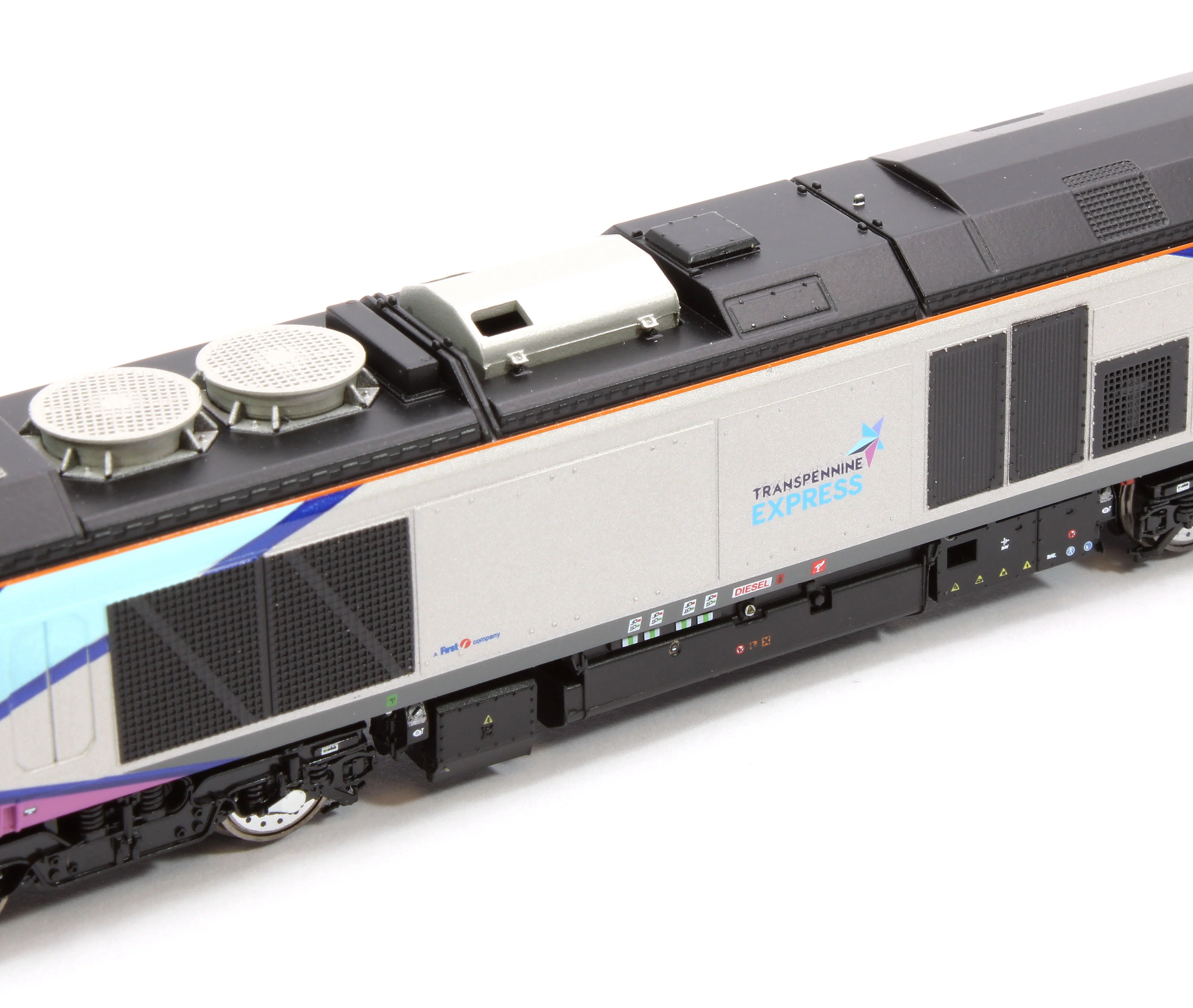 2D-022-014D Class 68 Splendid 68027 Transpennine Express Diesel Locomotive - DCC Fitted - Image 11
