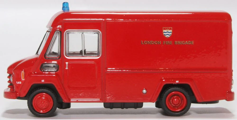 76CWT003 Commer Walk Thru London Fire Brigade - Image 3