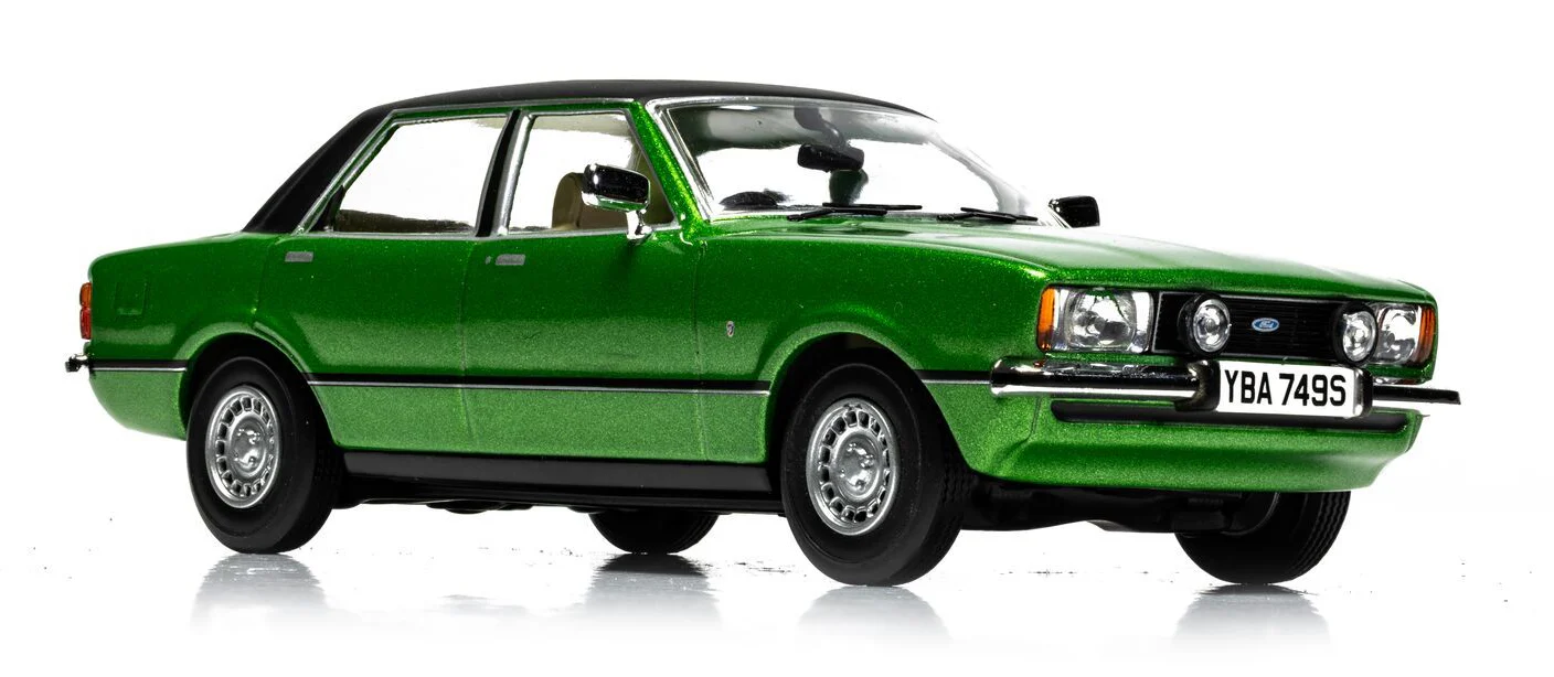 Ford Cortina Mk4 2.3 Ghia - Regency Green - Image 2