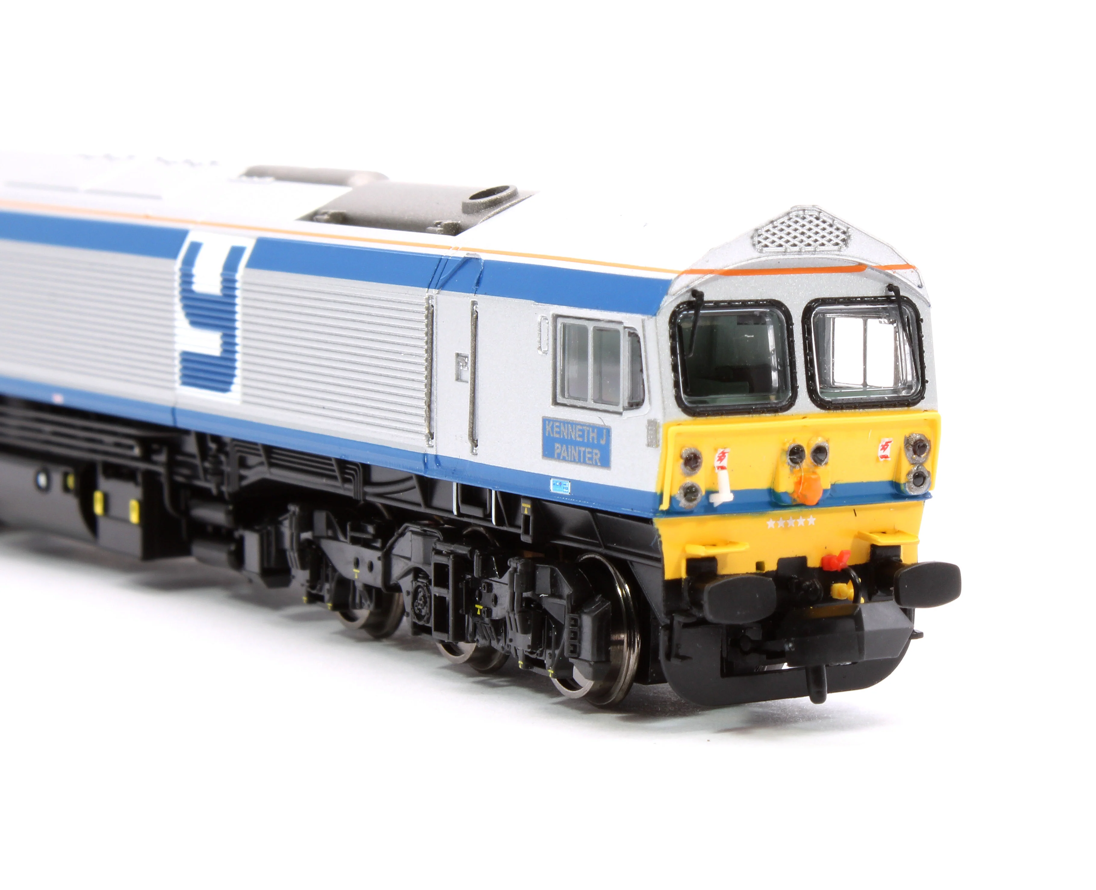 Class 59 #59005 "Kenneth J Painter" Foster Yeoman Silver Livery Diesel Locomotive - DCC Sound - Image 9