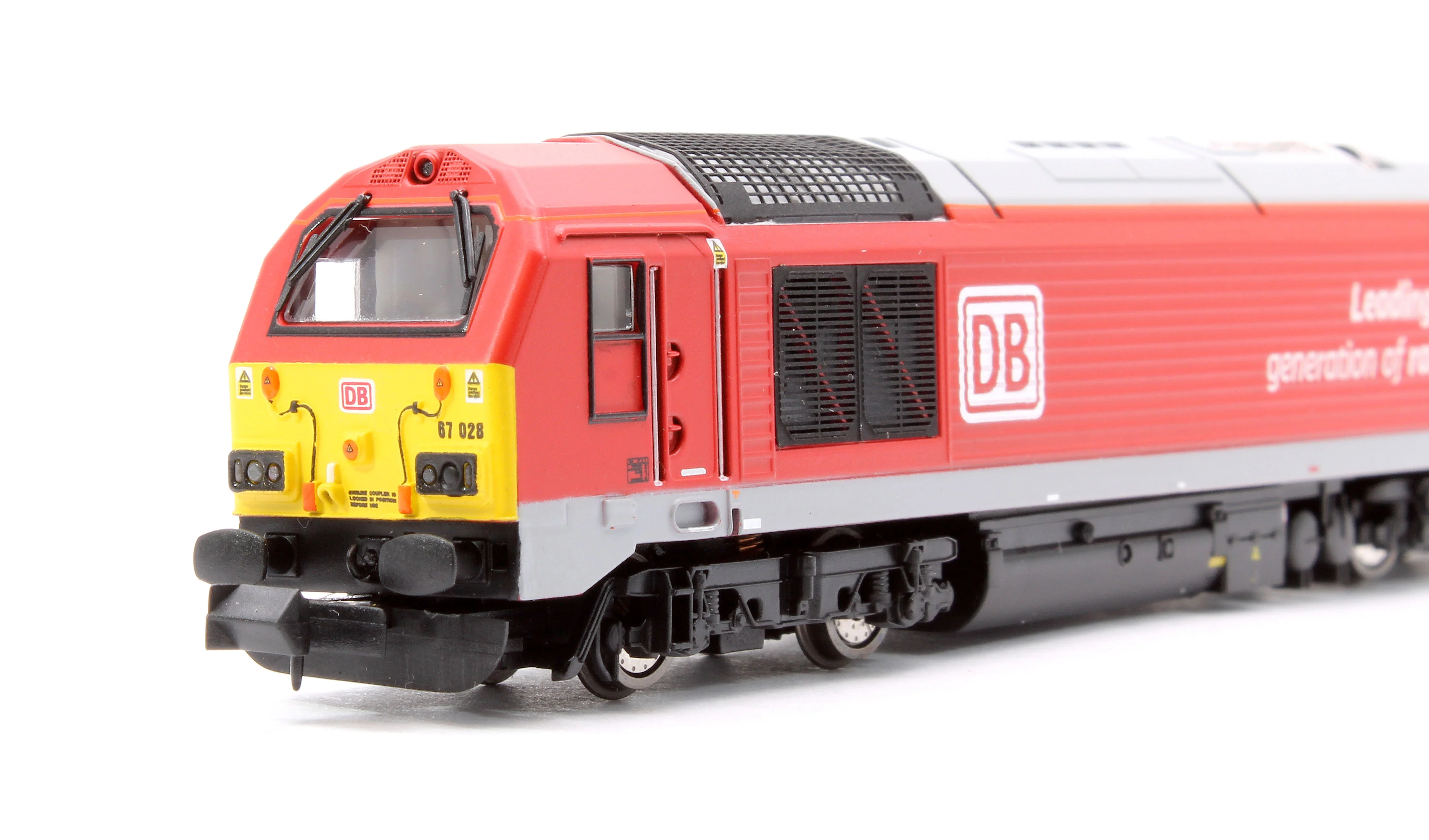 2D-010-014 Class 67 DB Schenker Red 67028 Diesel Locomotive - Image 9