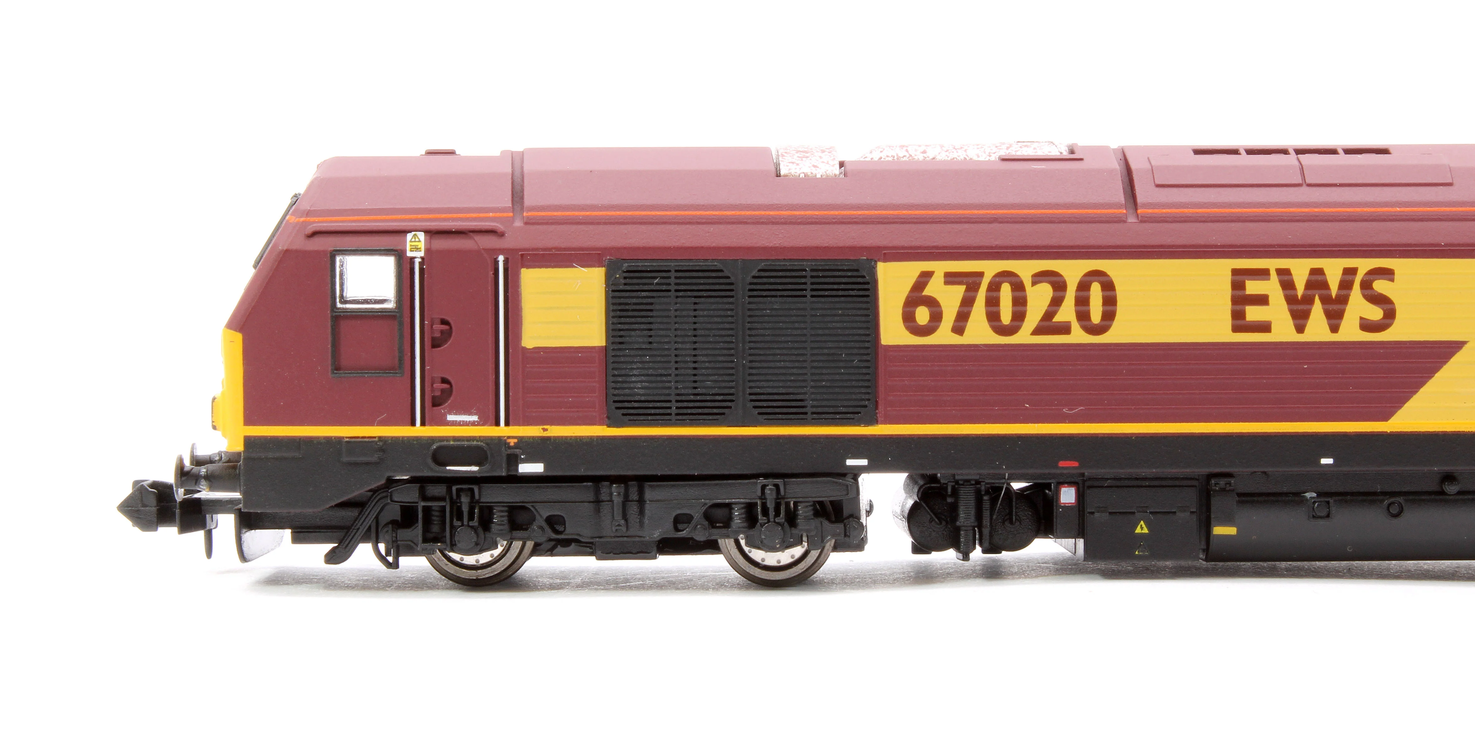 2D-010-015D Class 67 EWS Red/Gold 67020 Diesel Locomotive - DCC Fitted - Image 7