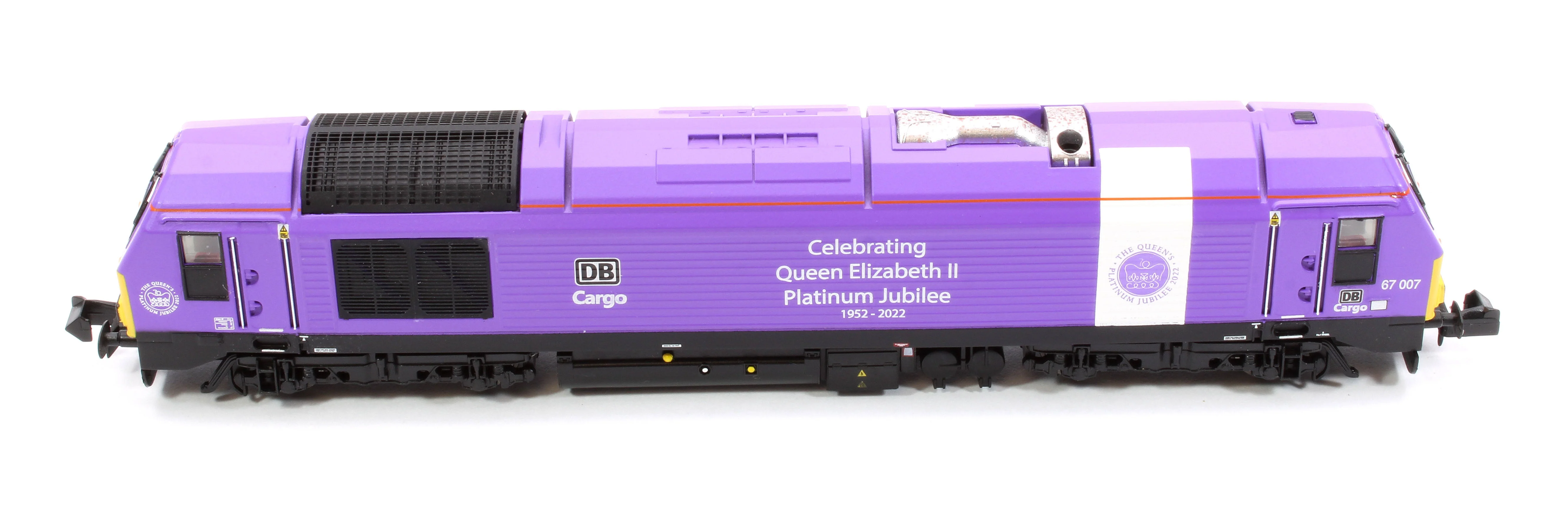 Pre-Owned 2D-010-016 Class 67 DB Cargo 'Celebrating Queen Elizabeth II Platinum Jubilee' 67007 Diesel Locomotive - Image 10