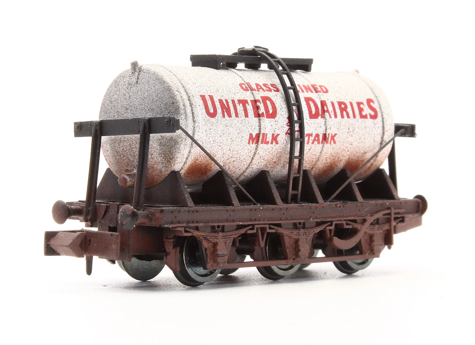 Pre-Owned 6 Wheel Milk Tank Wagon United Dairies - Weathered - Exclusive Edition - Image 2