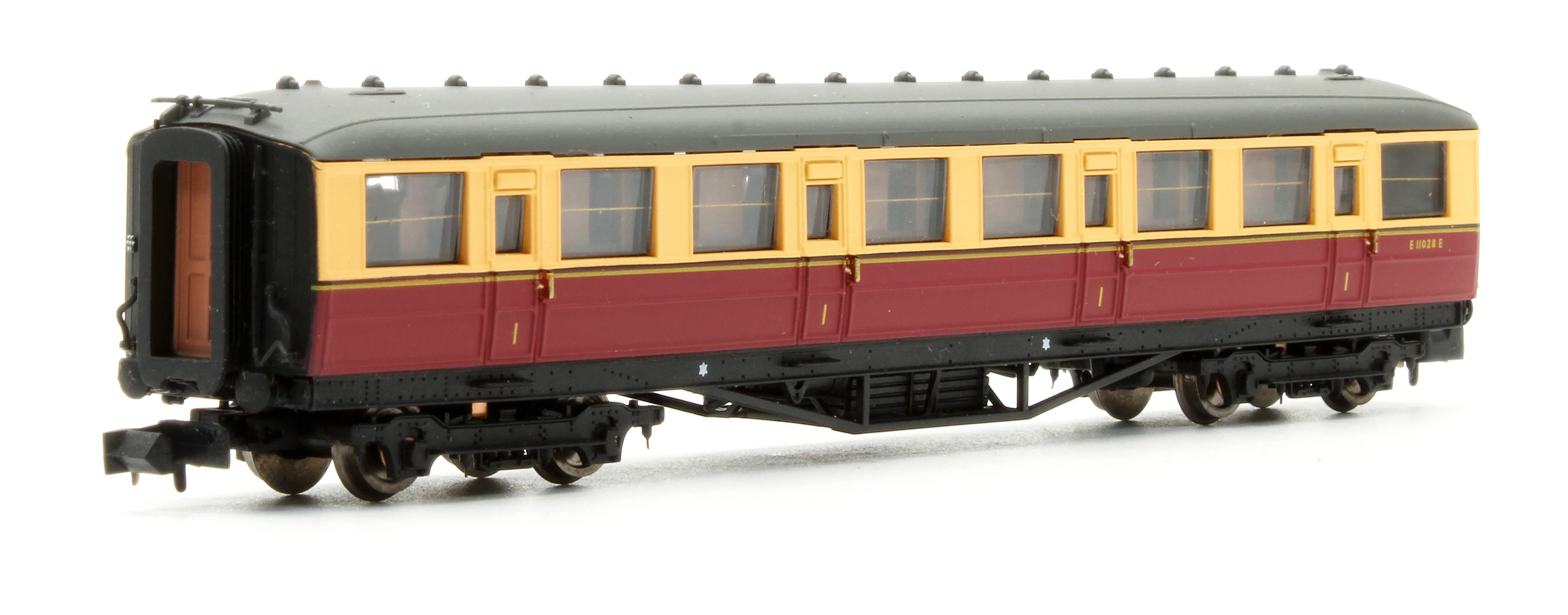 Pre-Owned 2P-011-153 Gresley BR Carmine & Cream 1st Class E11028E