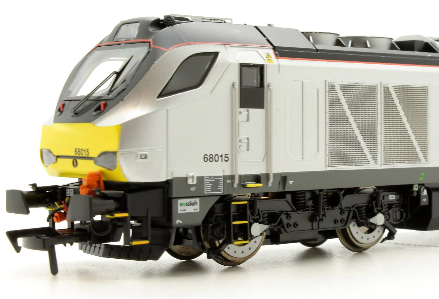 Class 68 Chiltern 68015 in Chiltern Railways livery early service Diesel Locomotive - Image 4