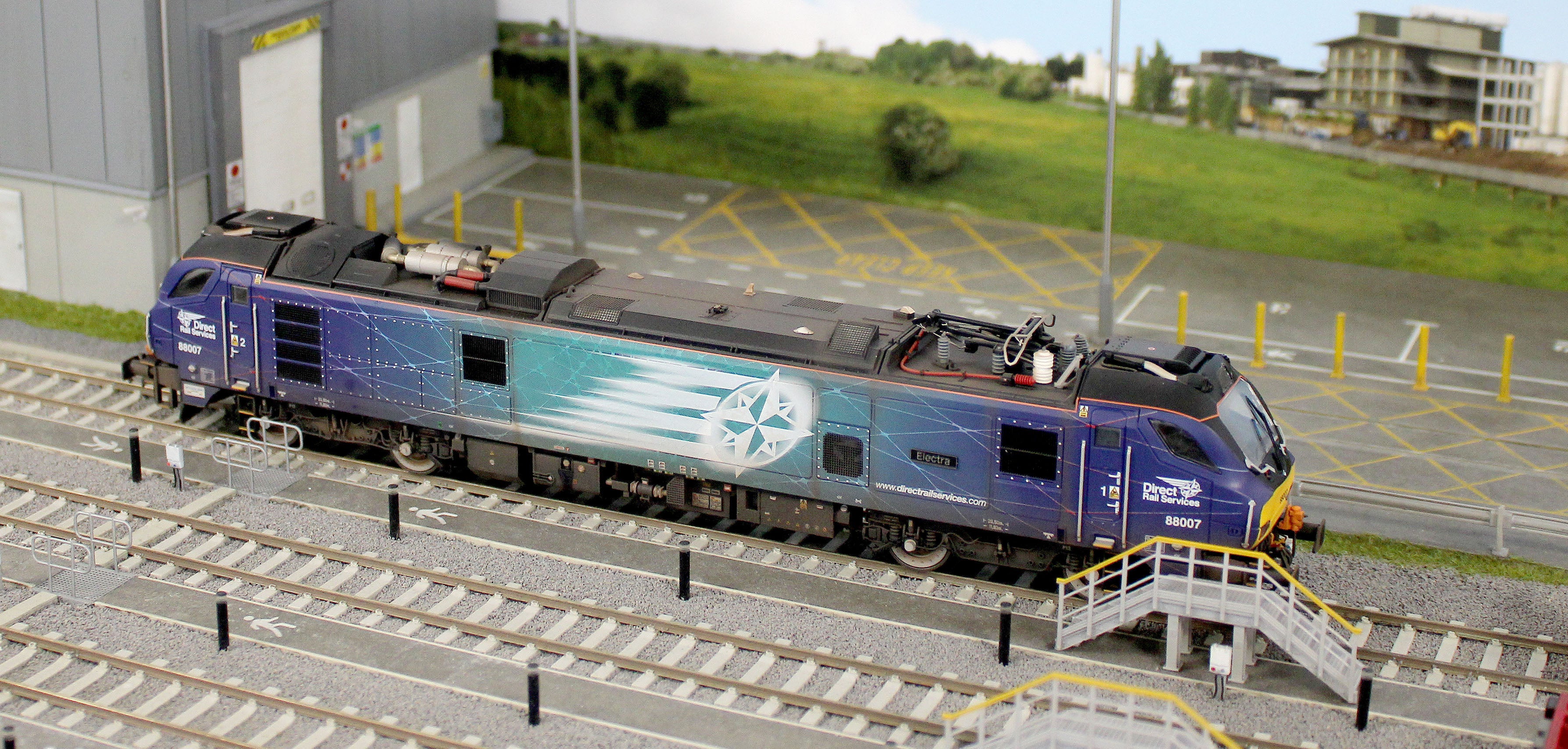 Highly Detailed Premium Weathered Class 88 'Electra' 88007 DRS Electro-Diesel Locomotive - Image 13