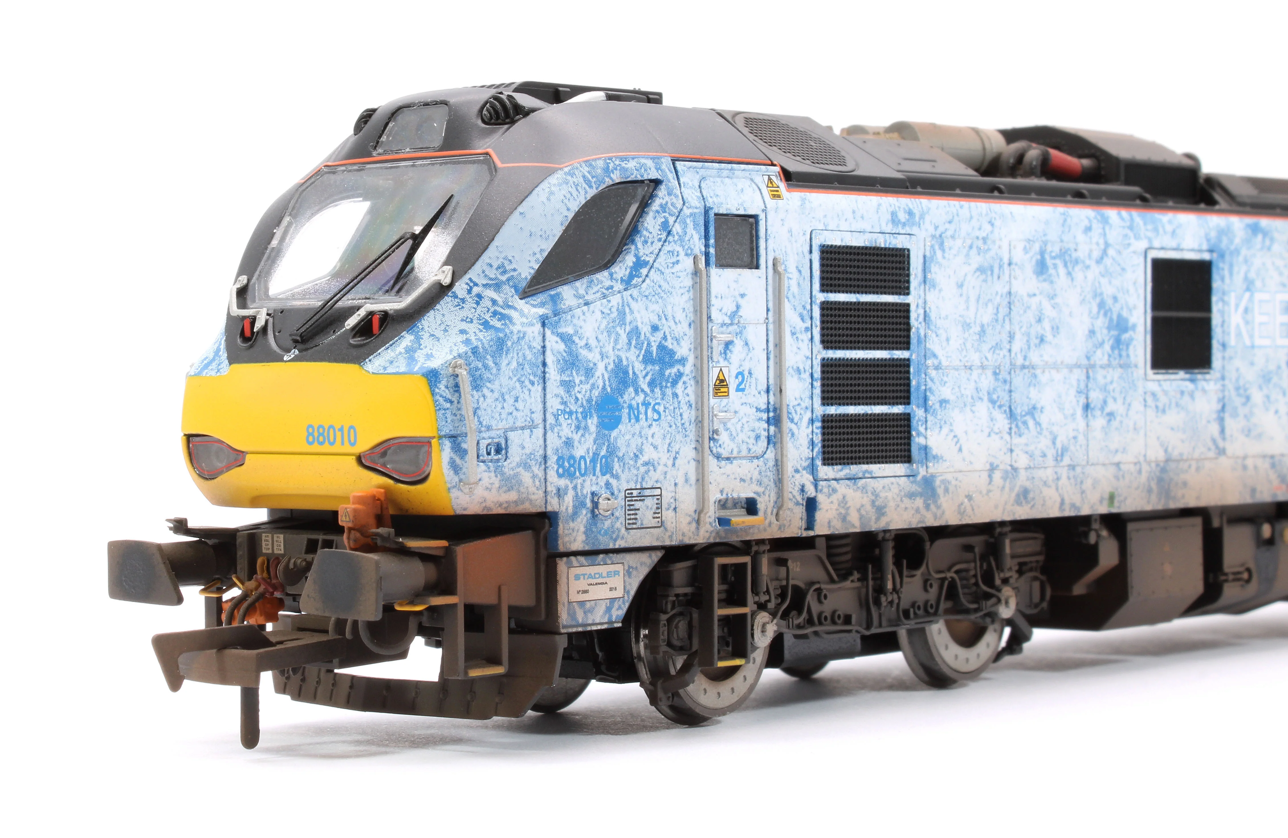 Highly Detailed Premium Weathered Class 88 'Aurora' 88010 DRS Refrigerated Rail Electro-Diesel Locomotive (DCC Sound & Working Pantograph) - Image 9