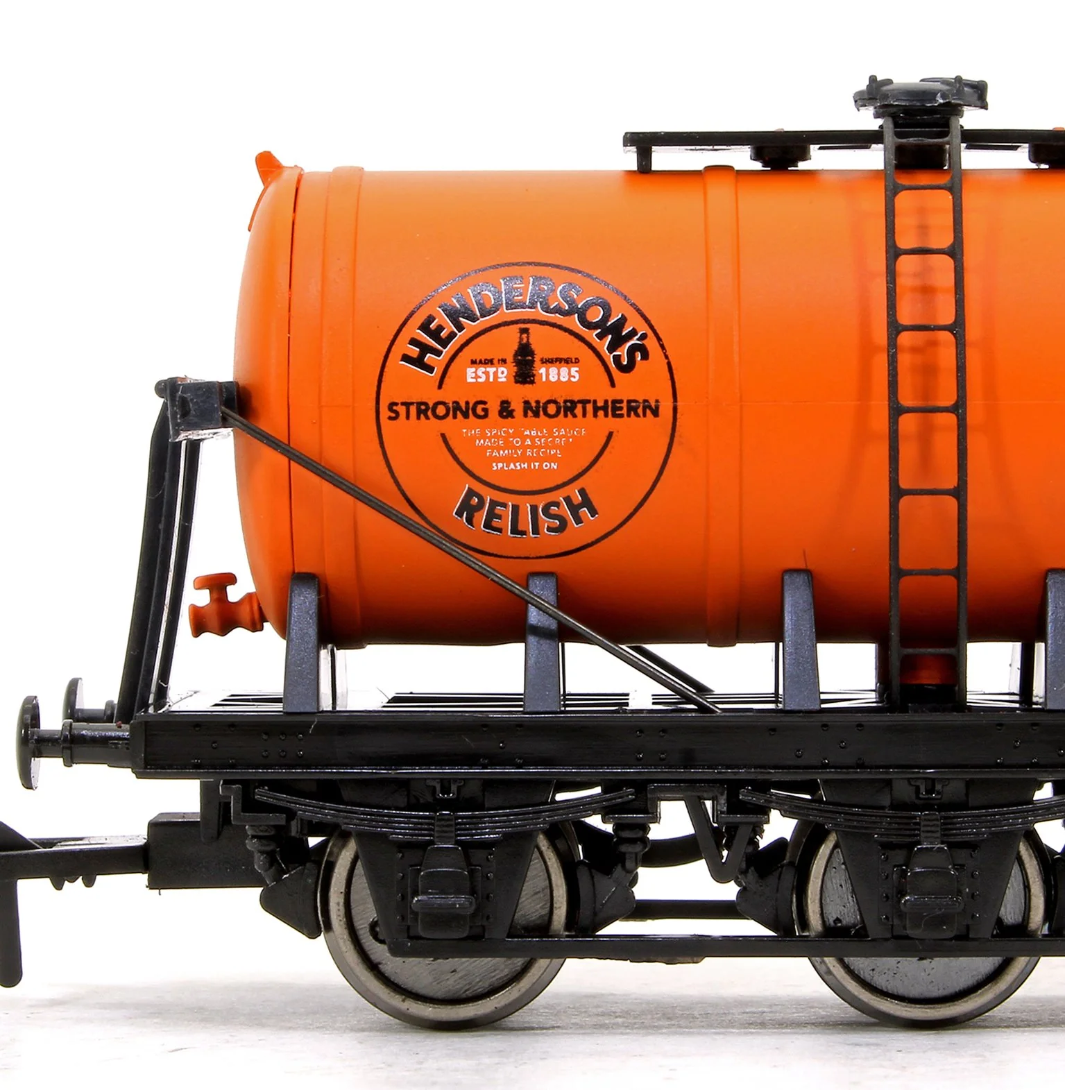 Henderson's Relish "Strong & Northern" 6 Wheel Tank Wagon - Image 5