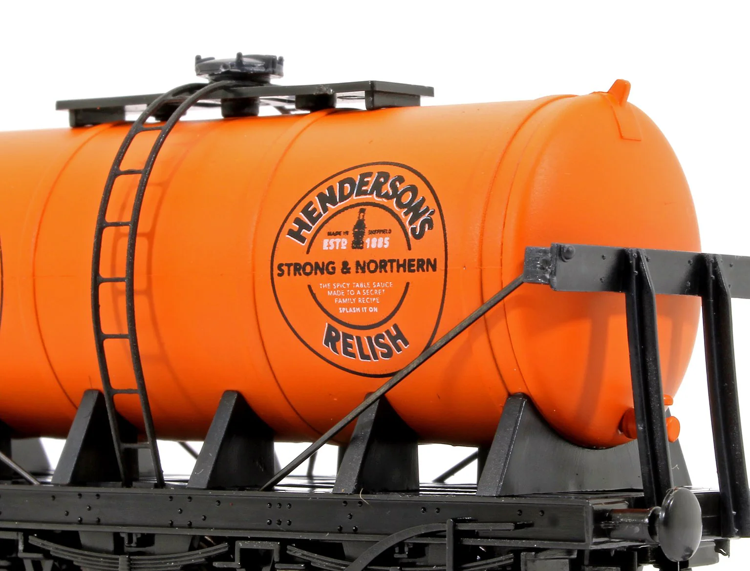 Henderson's Relish "Strong & Northern" 6 Wheel Tank Wagon - Image 7