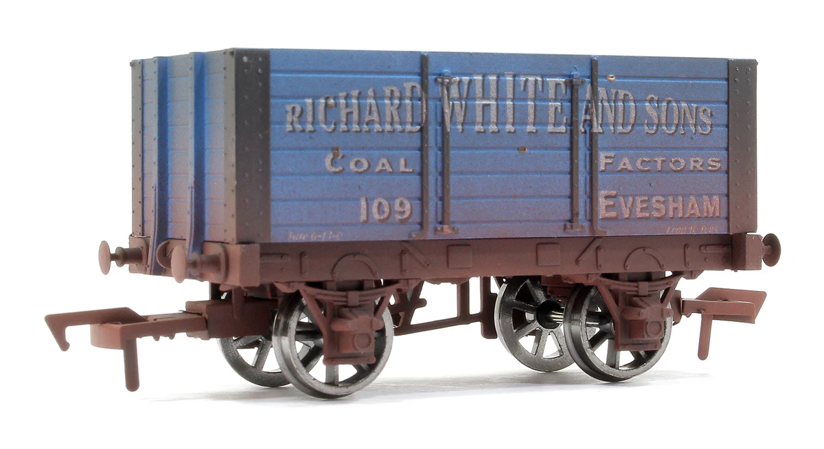 7 Plank 9 FT Wheelbase Richard White No.109 - Weathered