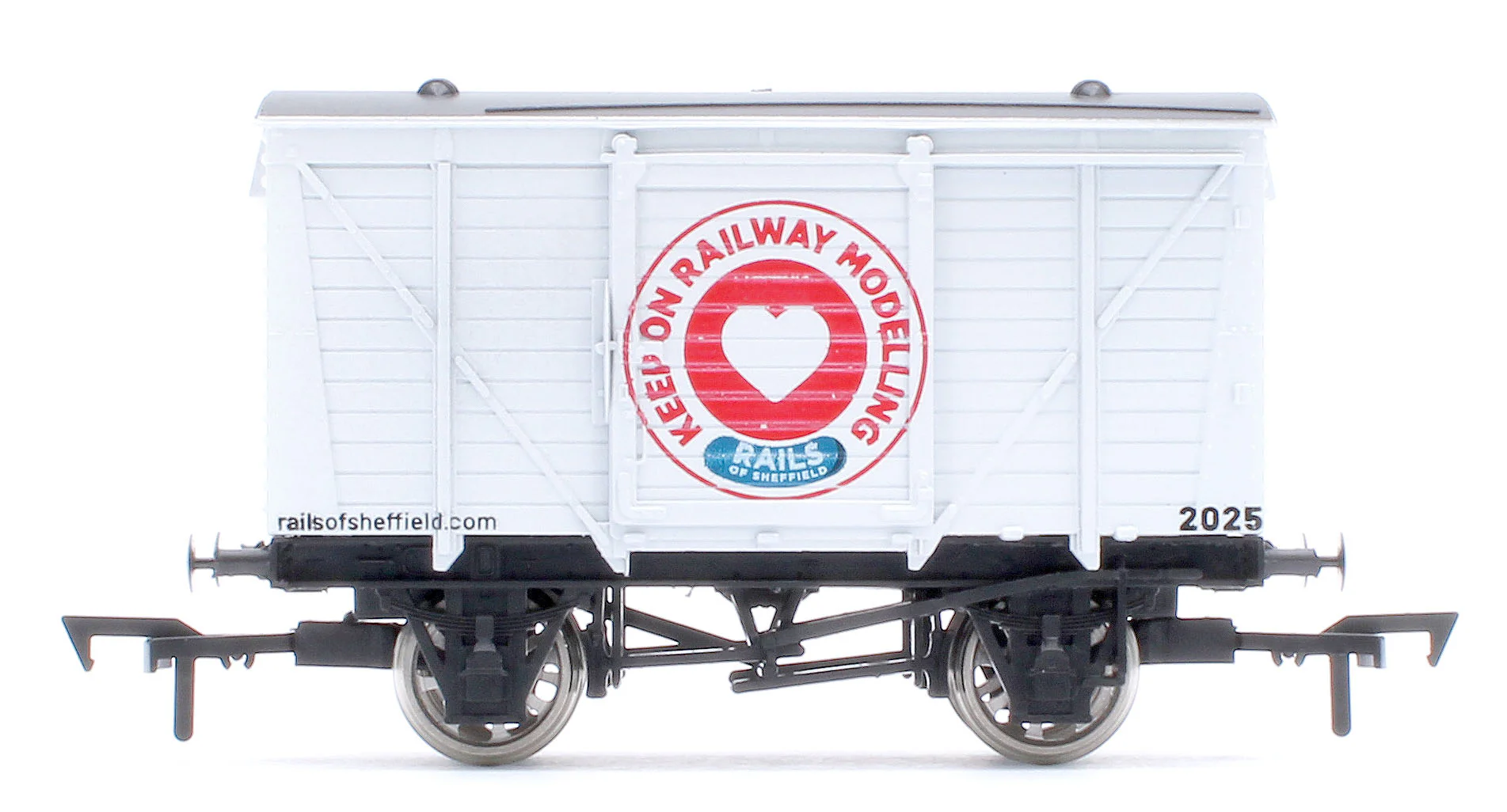 Keep on Railway Modelling by Rails of Sheffield White Vent Van - Image 4