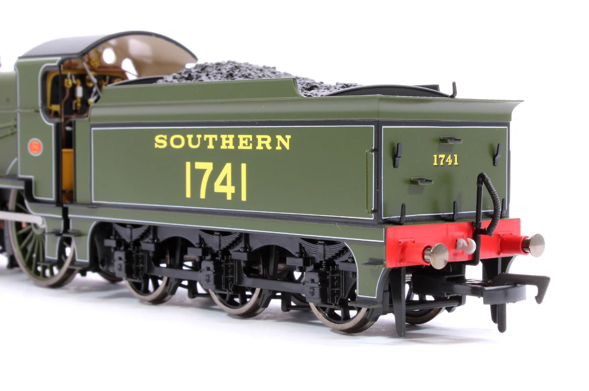 SECR Maunsell D1 Class Southern SR Maunsell Olive Green 4-4-0 Steam Locomotive (with Top Feed) No.1741 - Image 9