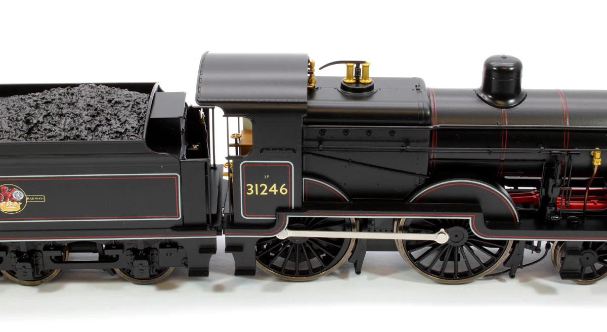 SECR Maunsell D1 Class BR Black (Late Crest) 4-4-0 Steam Locomotive No.31246 (DCC Sound) - Image 12