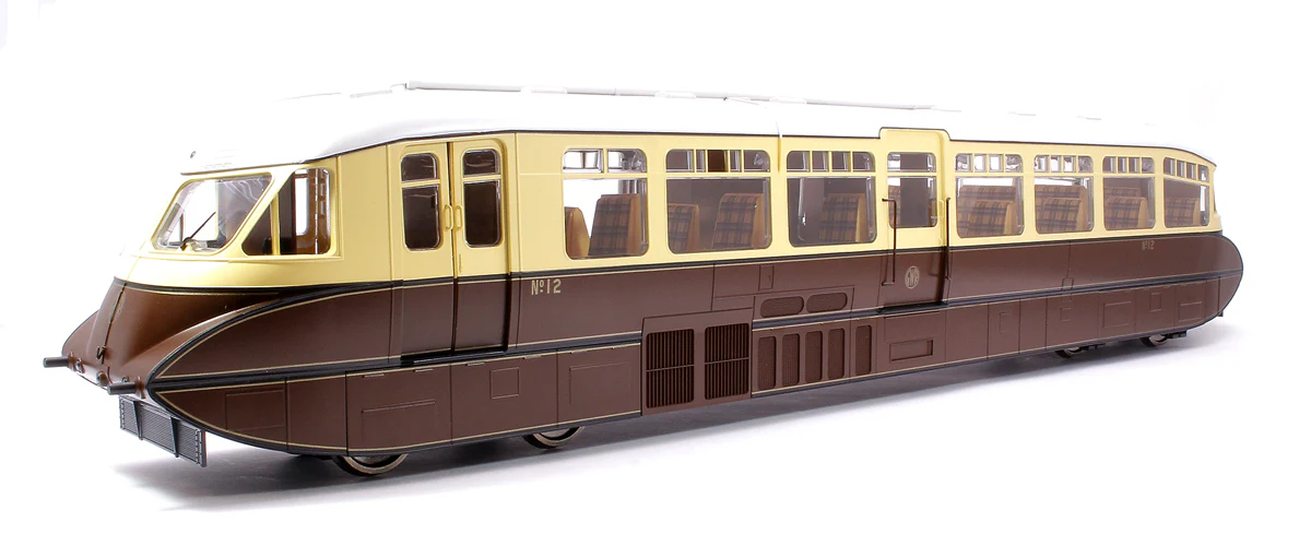 Streamlined Railcar 12 Lined Chocolate & Cream GWR Monogram Diesel Locomotive - Image 3