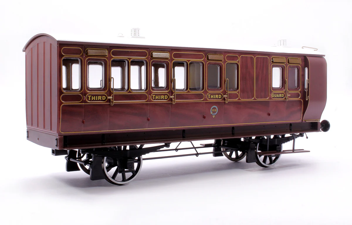 Stroudley 4 Wheel Suburban Oil Lit Brake 3rd Mahogany 918 - Light Bar Fitted - Image 3