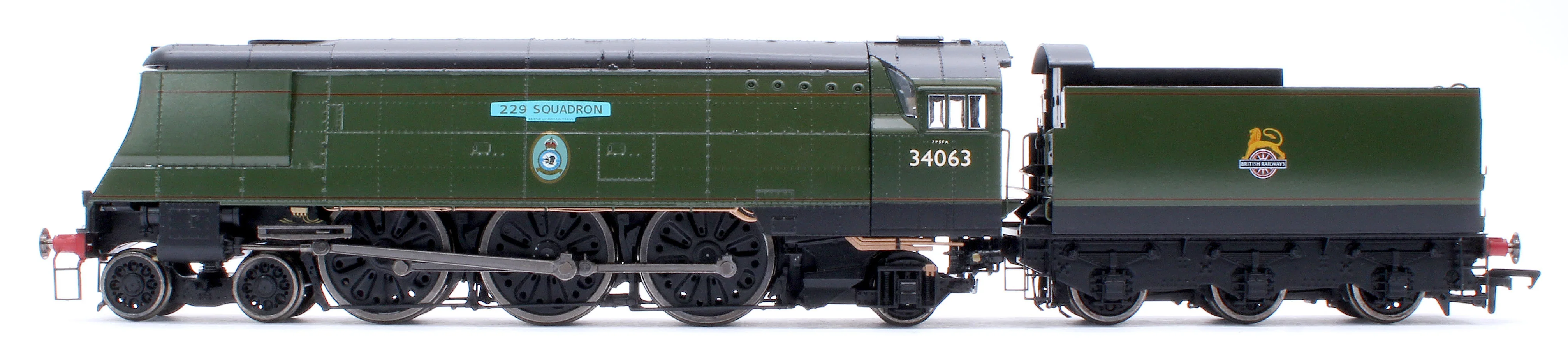 Black Label Battle of Britain 229 Squadron 34063 BR Green Early Crest Steam Locomotive - DCC Sound & Smoke - Image 2